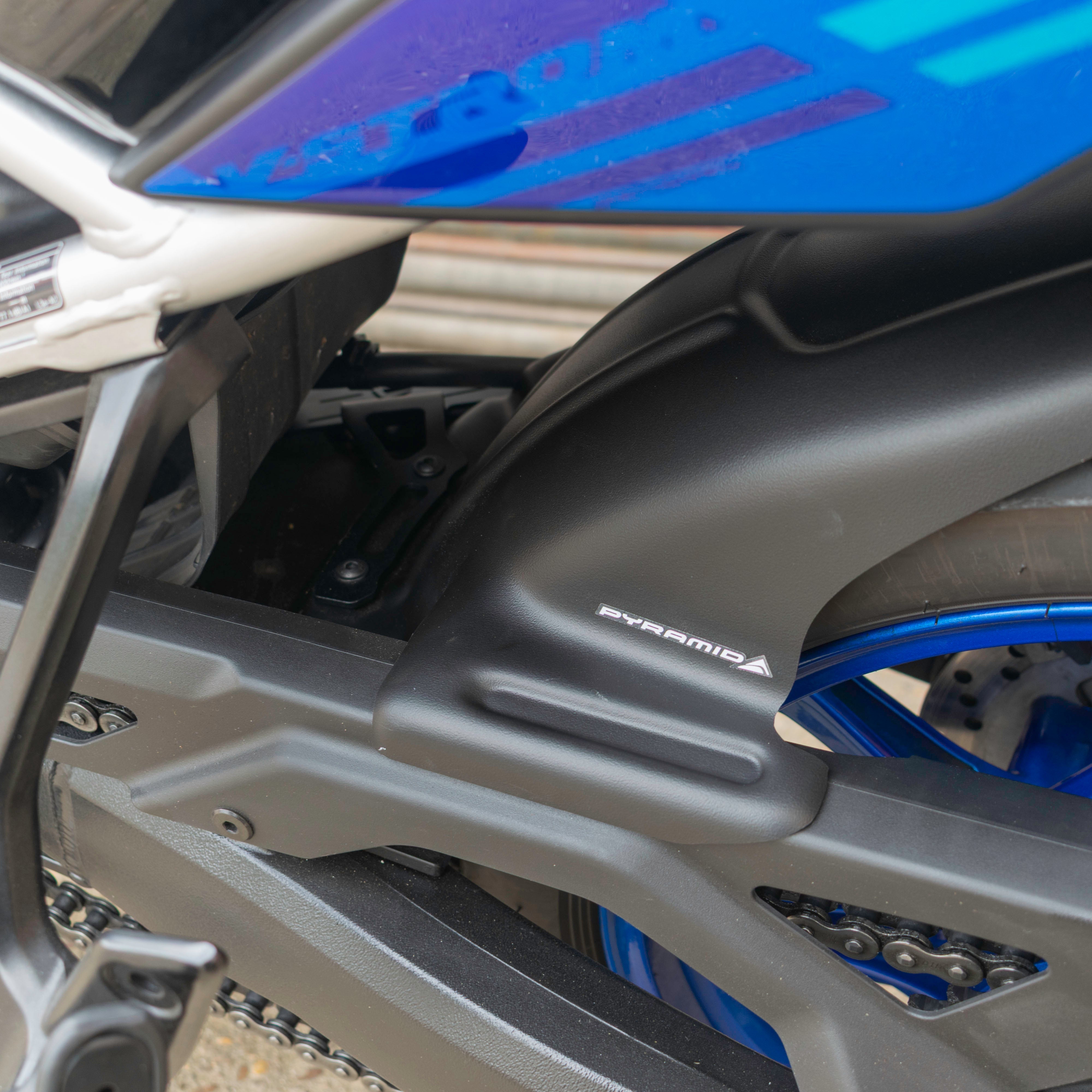 Pyramid Hugger | Matte Black | Suzuki V-Strom 800 DE 2023>Current - Pyramid Motorcycle Accessories