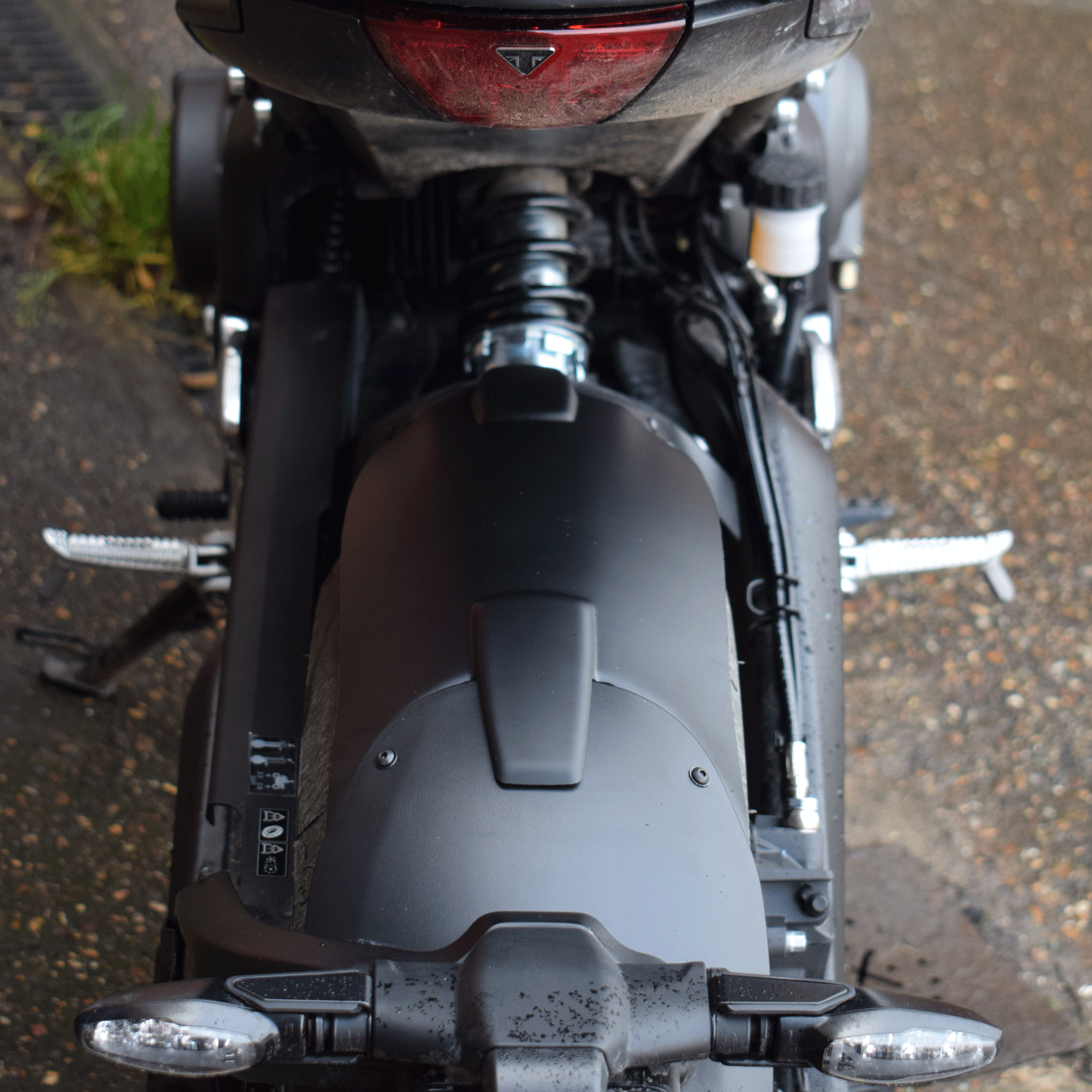 Pyramid Hugger | Matte Black | Triumph Trident 660 2021>Current - Shop name