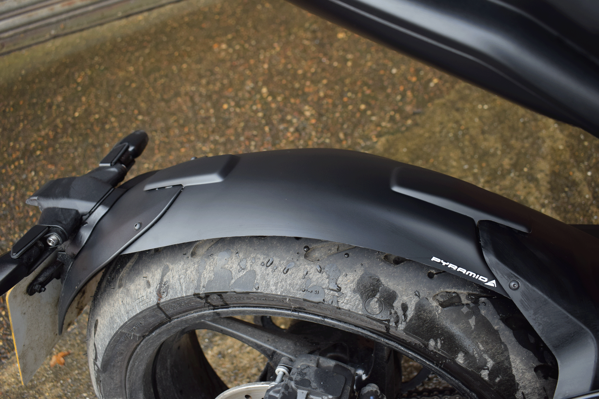 Pyramid Hugger | Matte Black | Triumph Trident 660 2021>Current - Shop name