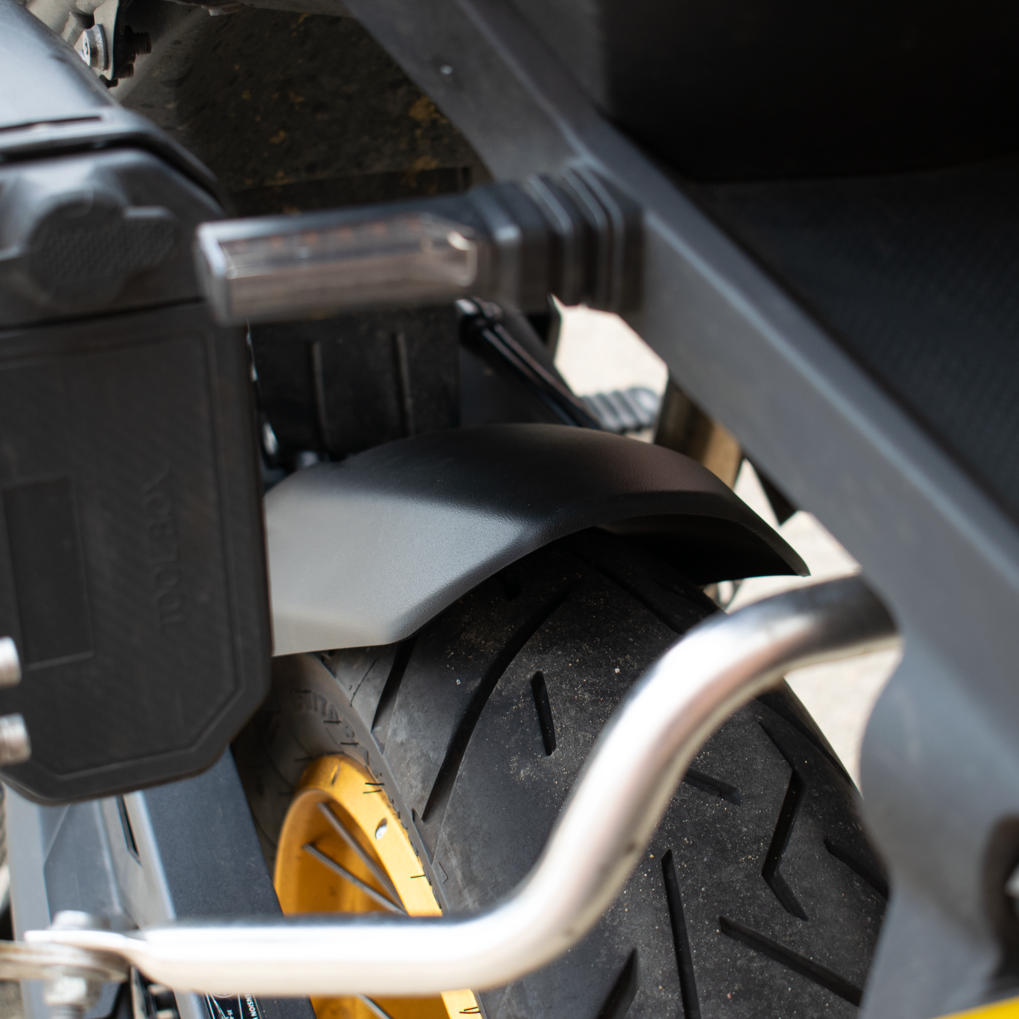 Pyramid Hugger | Matte Black | Voge DS900X Hugger 2024>Current - Shop name