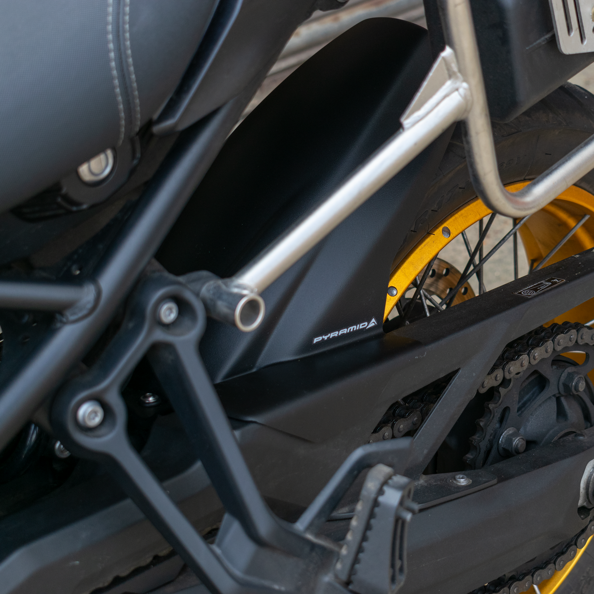 Pyramid Hugger | Matte Black | Voge DS900X Hugger 2024>Current - Shop name