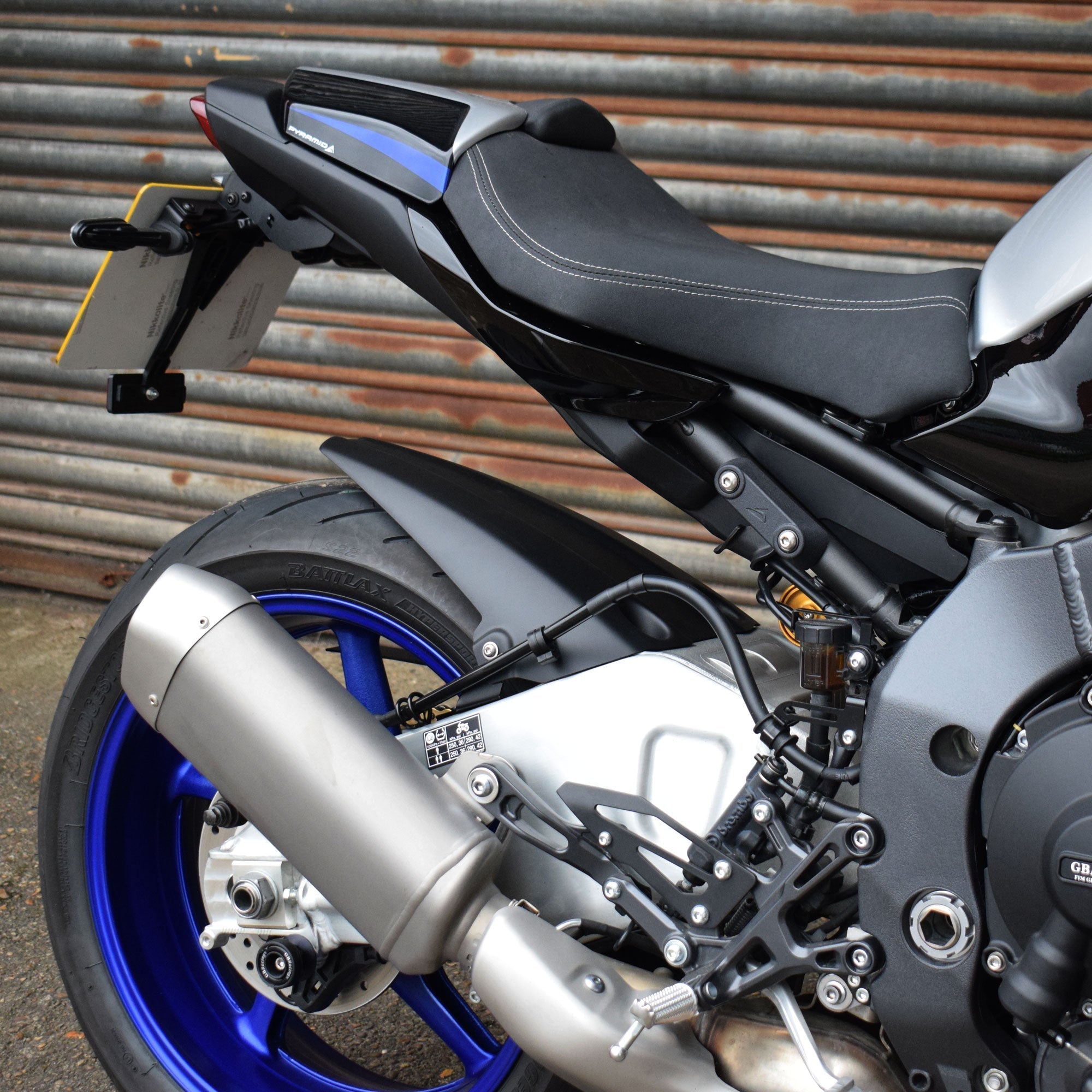 Pyramid Hugger | Matte Black | Yamaha MT-10 2016>CurrentΒ -Β Shop name