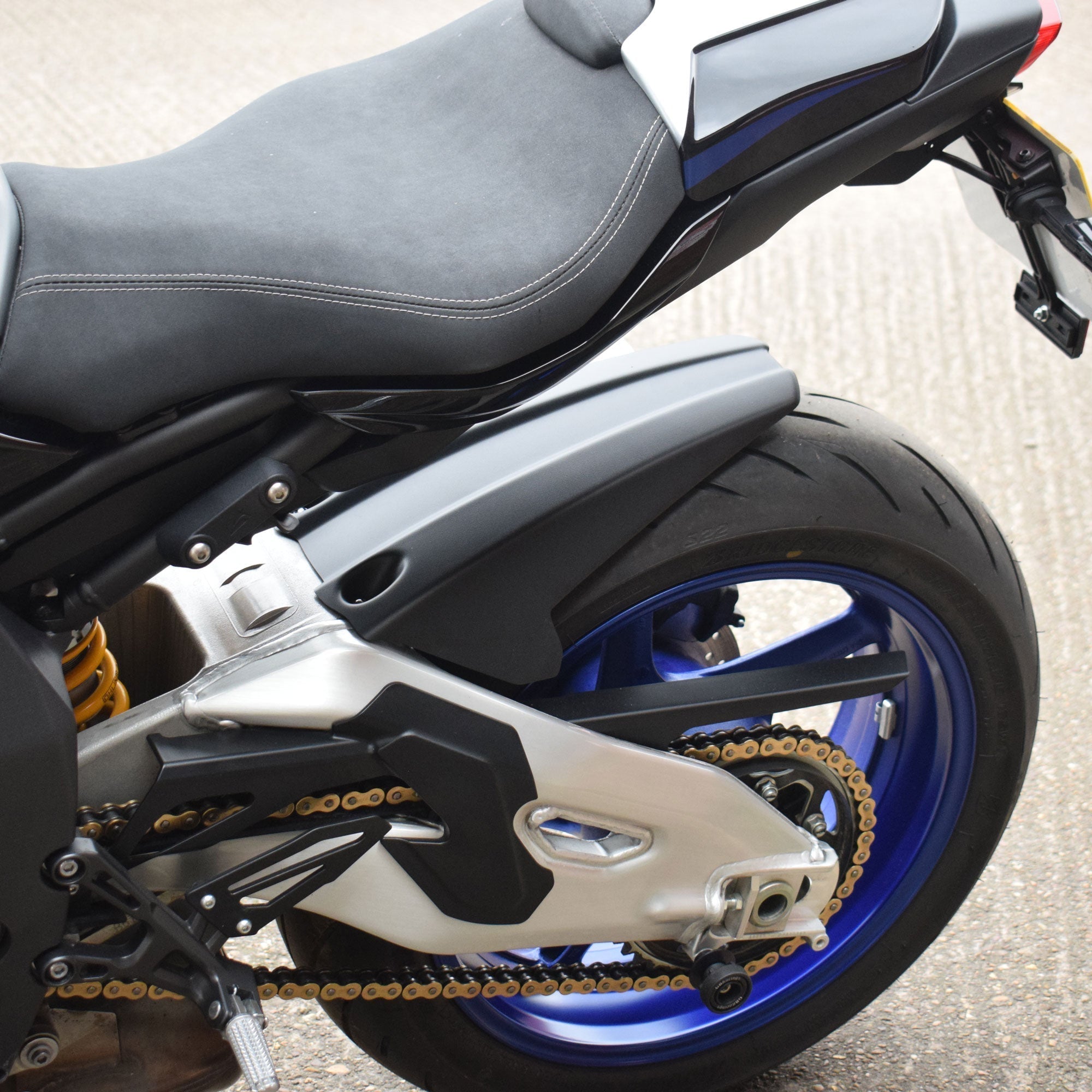 Pyramid Hugger | Matte Black | Yamaha MT-10 2016>CurrentΒ -Β Shop name