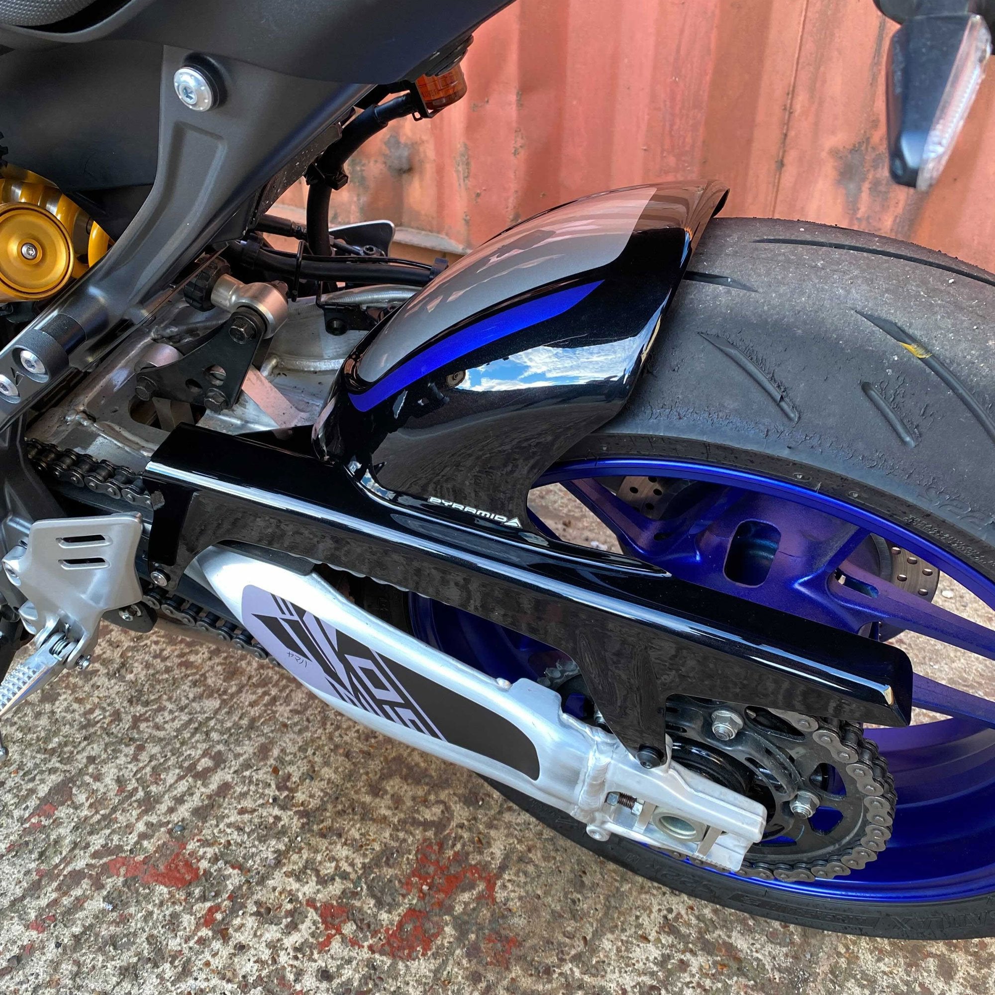 Pyramid Hugger | SP Colours | Yamaha MT-09 2021>Current - Pyramid Motorcycle Accessories