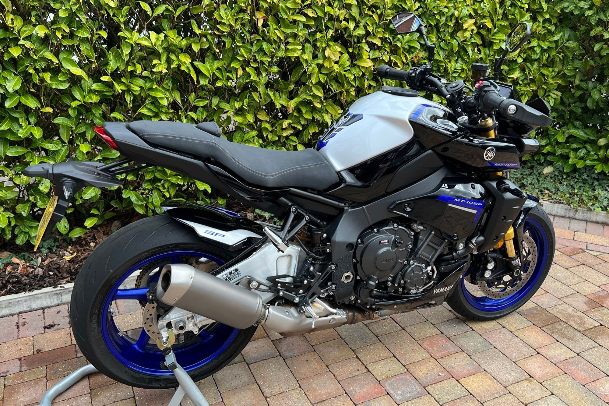 Pyramid Hugger | SP Colours | Yamaha MT-10 2016>Current-Huggers-Pyramid Motorcycle Accessories