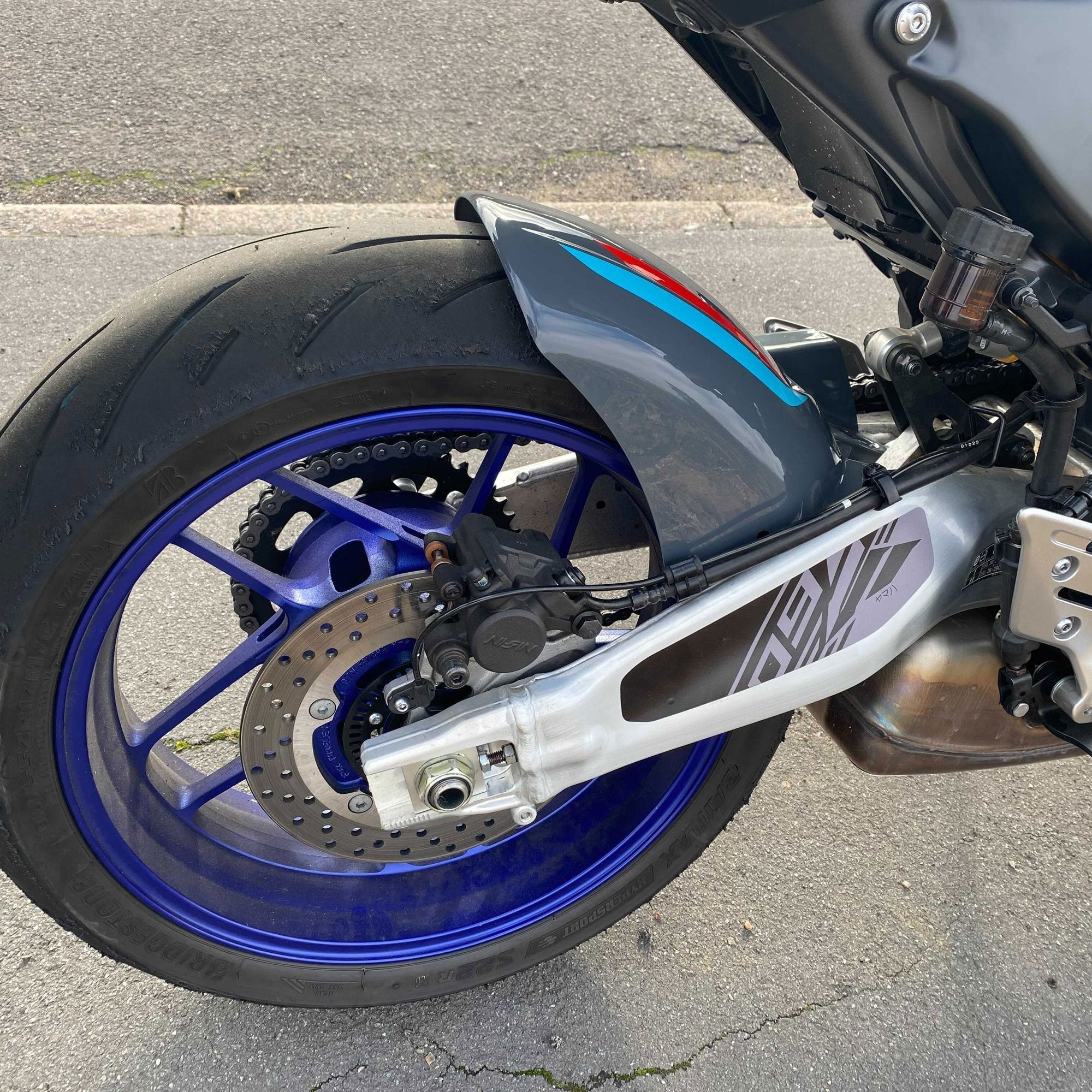 Pyramid Hugger | Storm Fluo/Cyan Storm Colours | Yamaha MT-09 2021>2023-Huggers-Pyramid Motorcycle Accessories