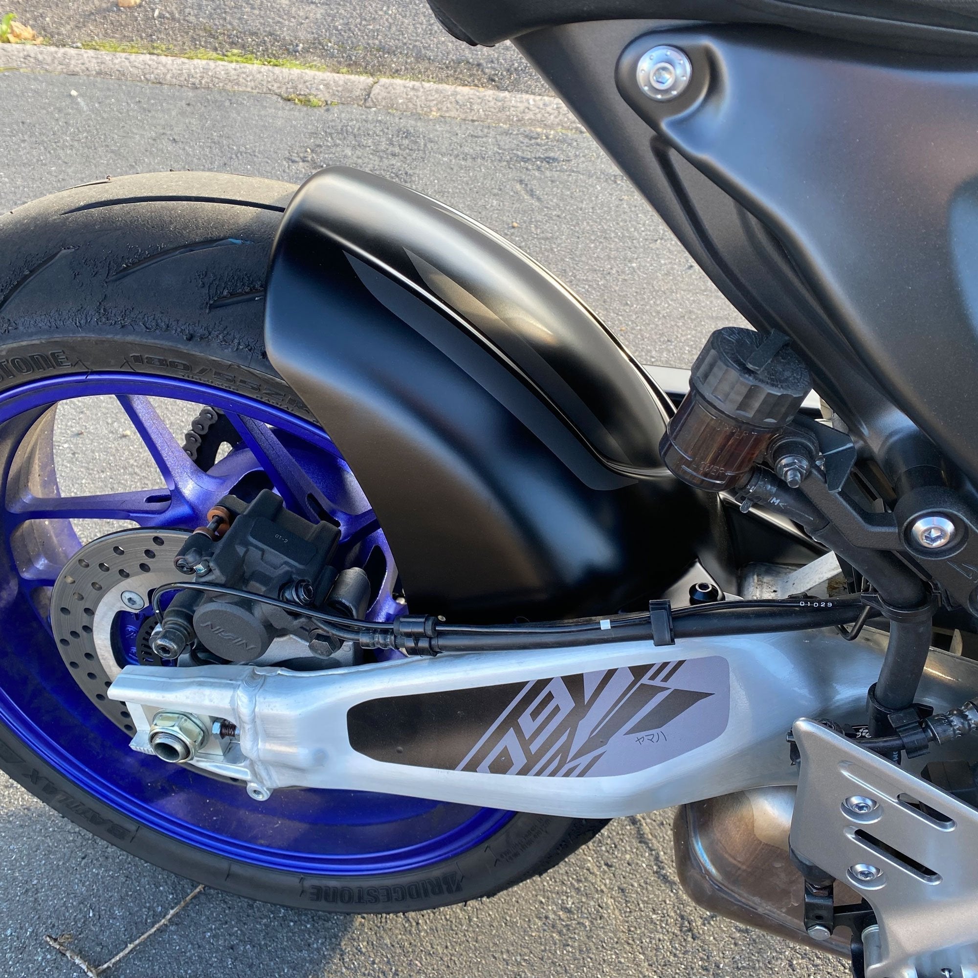 Pyramid Hugger | Tech Black | Yamaha MT-09 2021>Current-Huggers-Pyramid Motorcycle Accessories