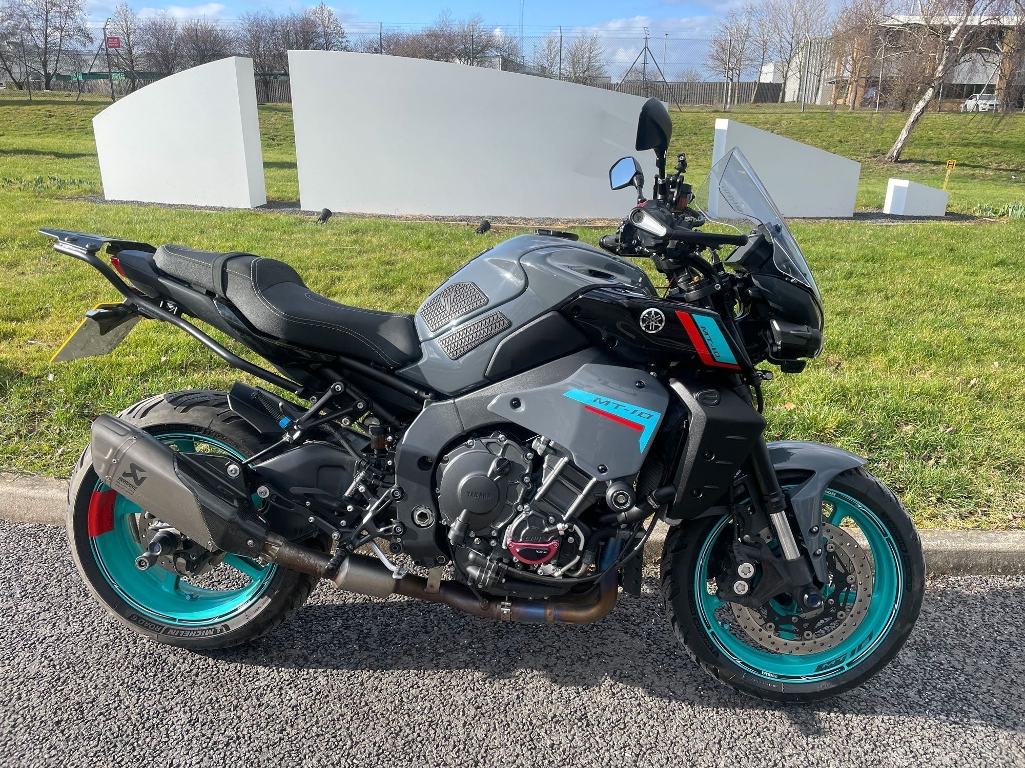 Pyramid Infill Panels | Unpainted | Yamaha MT-10 SP 2022> - Shop name