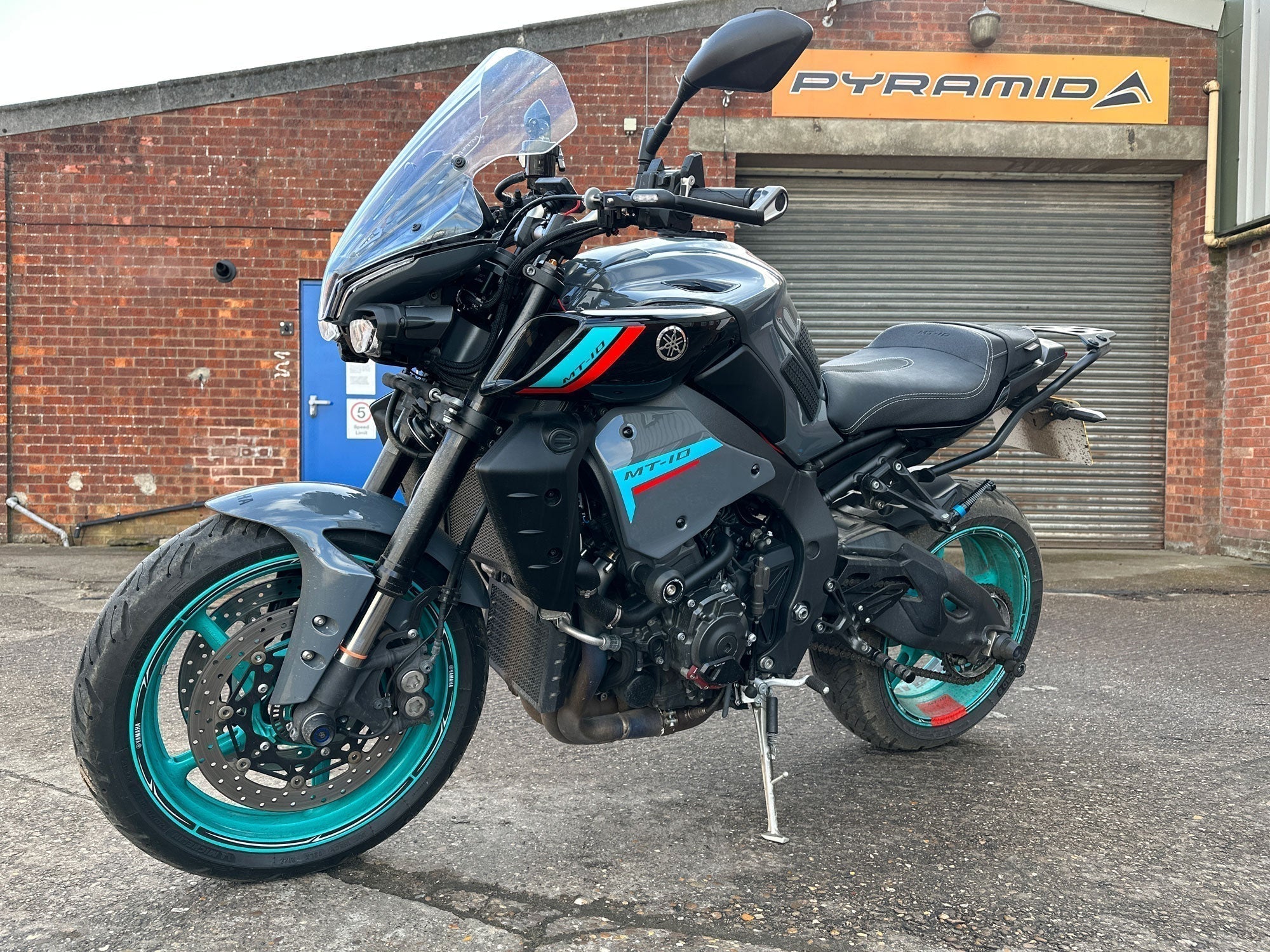Pyramid Infill Panels | Unpainted | Yamaha MT-10 SP 2022> - Shop name