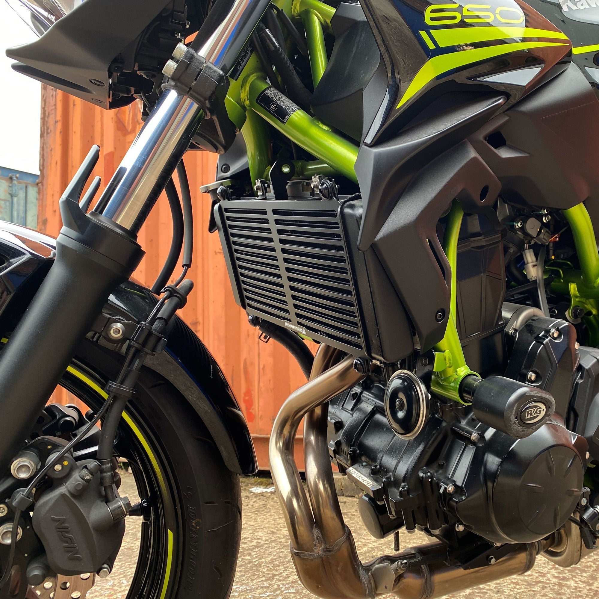 Pyramid Radiator Guard | Matte Black | Kawasaki Ninja 650 2017>Current - Pyramid Motorcycle Accessories