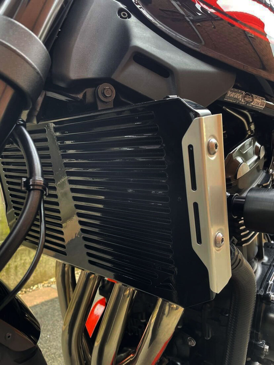 Pyramid Radiator Guard | Matte Black | Kawasaki Z 900 RS Cafe 2018>2020 - Shop name