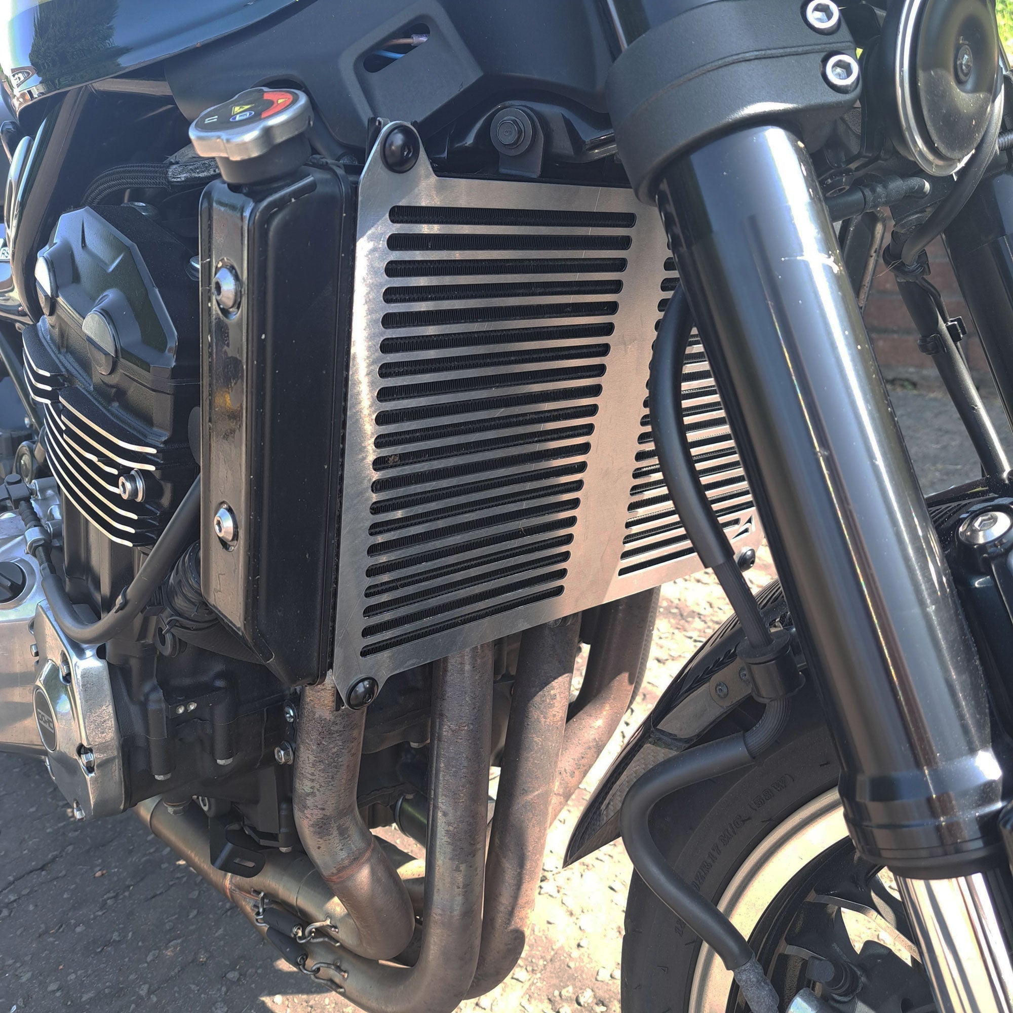 Pyramid Radiator Guard | Matte Black | Kawasaki Z 900 RS SE 2022>Current - Shop name
