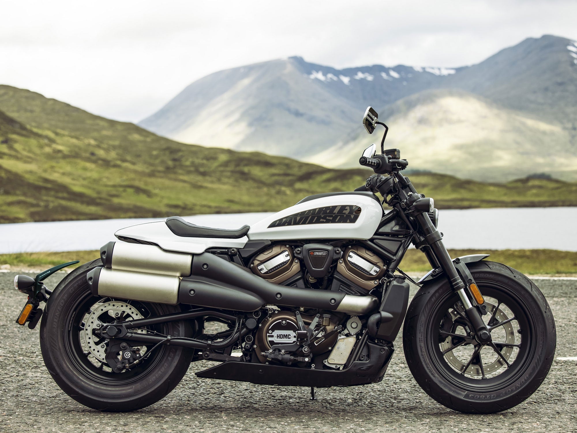 Pyramid Rear Splash Protector | Matte Black | Harley Davidson Sportster S (RH1250S) 2021> - Shop name