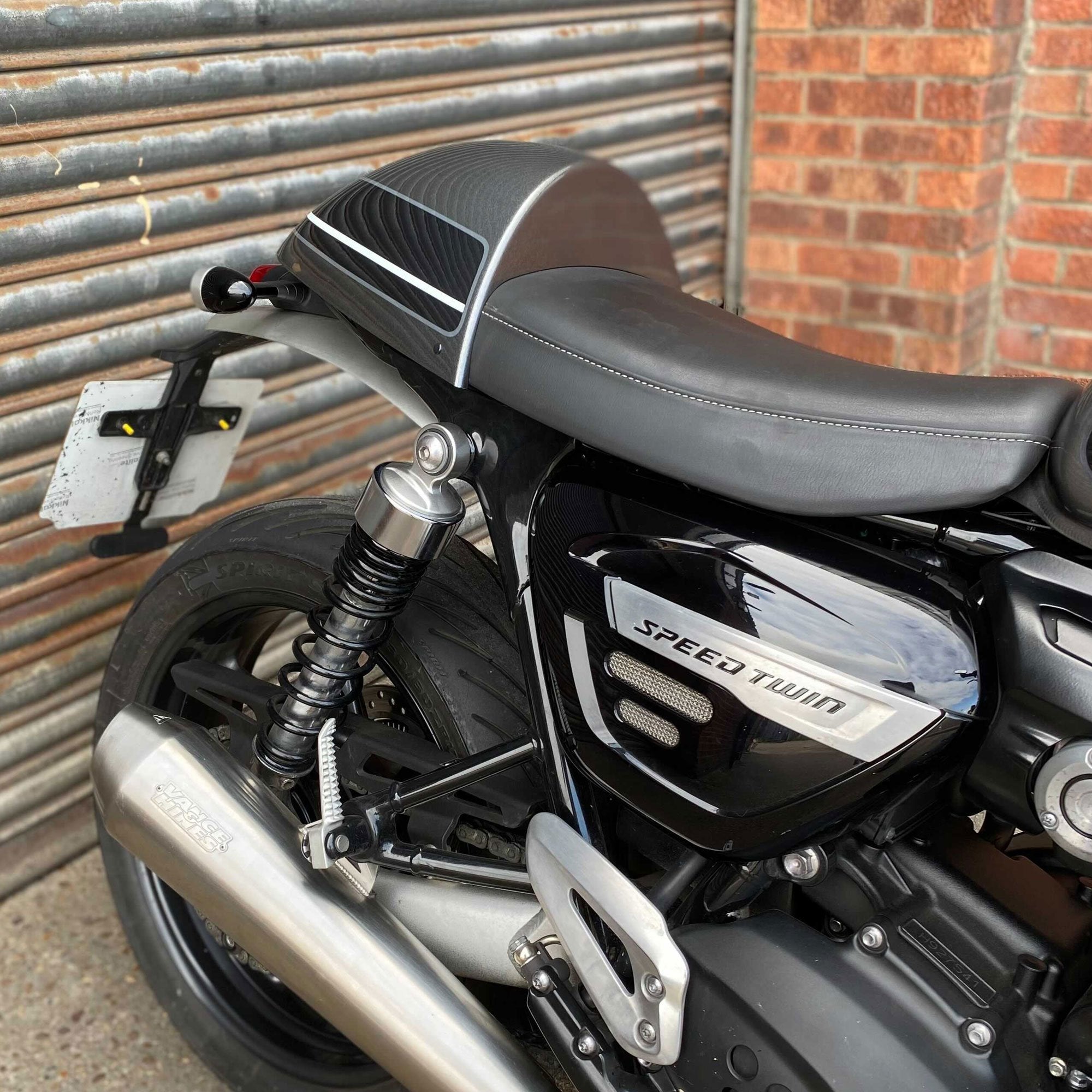 Pyramid Seat Cowl | Carnival Red & Storm Grey | Triumph Speed Twin 1200 2024>2024 - Shop name