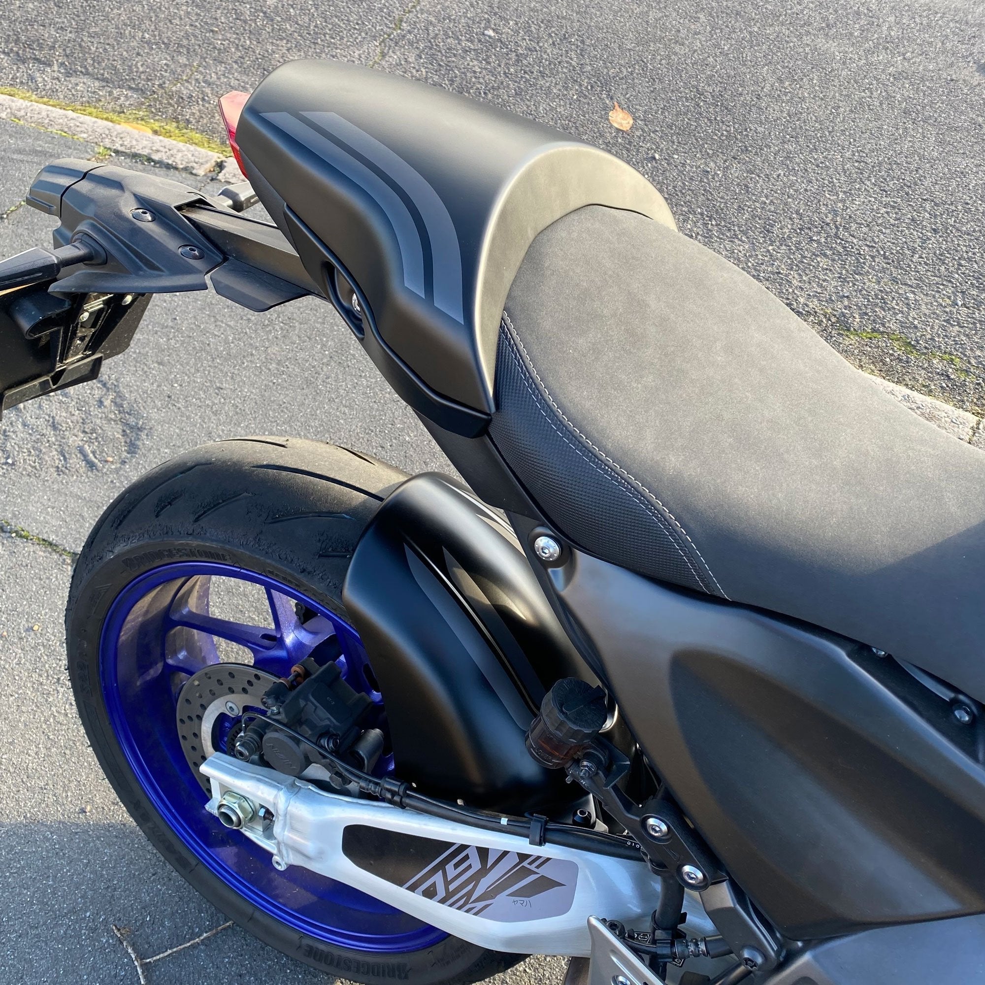 Pyramid Seat Cowl | Tech Black | Yamaha MT-09 2021>2023 - Pyramid Motorcycle Accessories