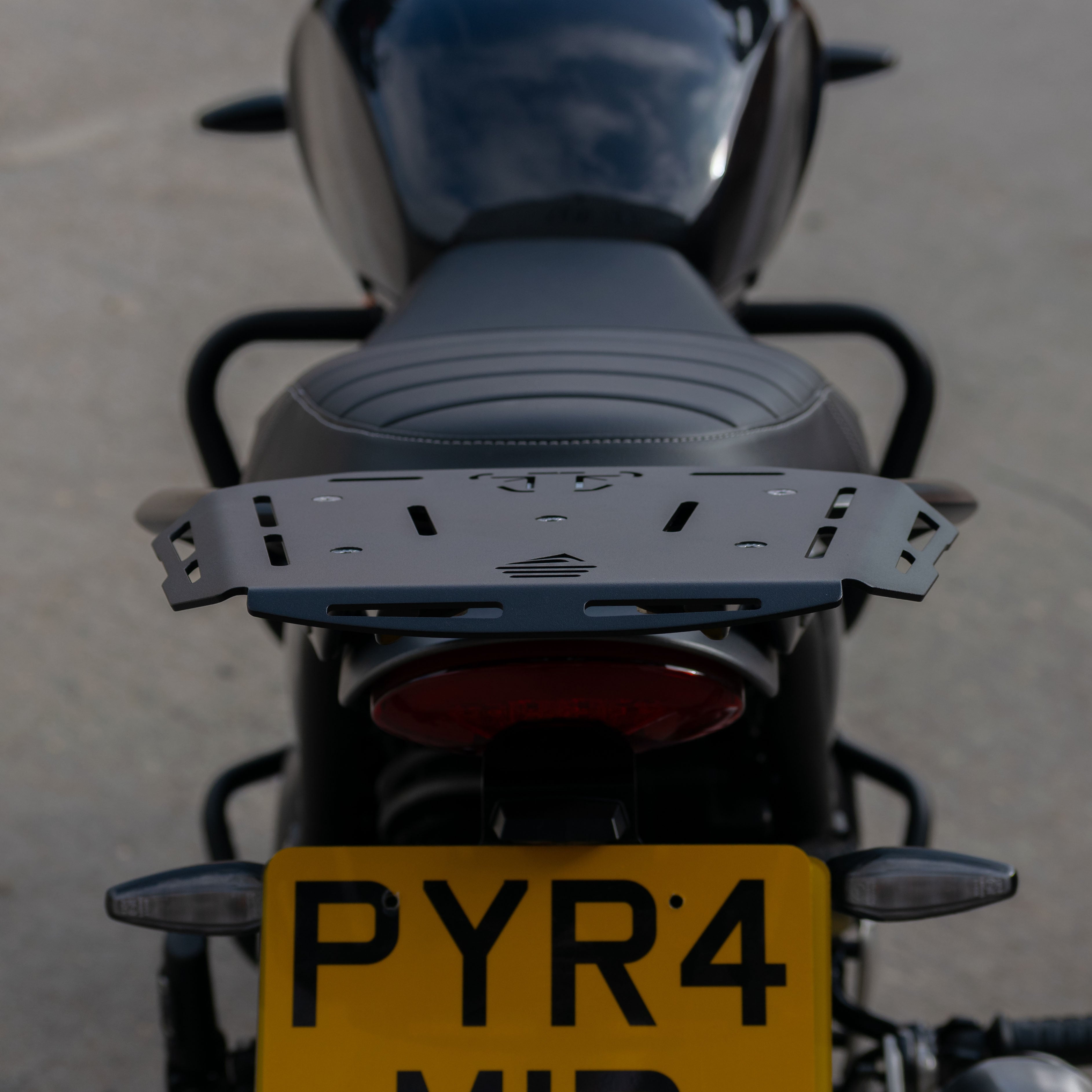 Pyramid Seat Rack | Matte Black | Triumph Scrambler 400 X 2024>Current - Shop name