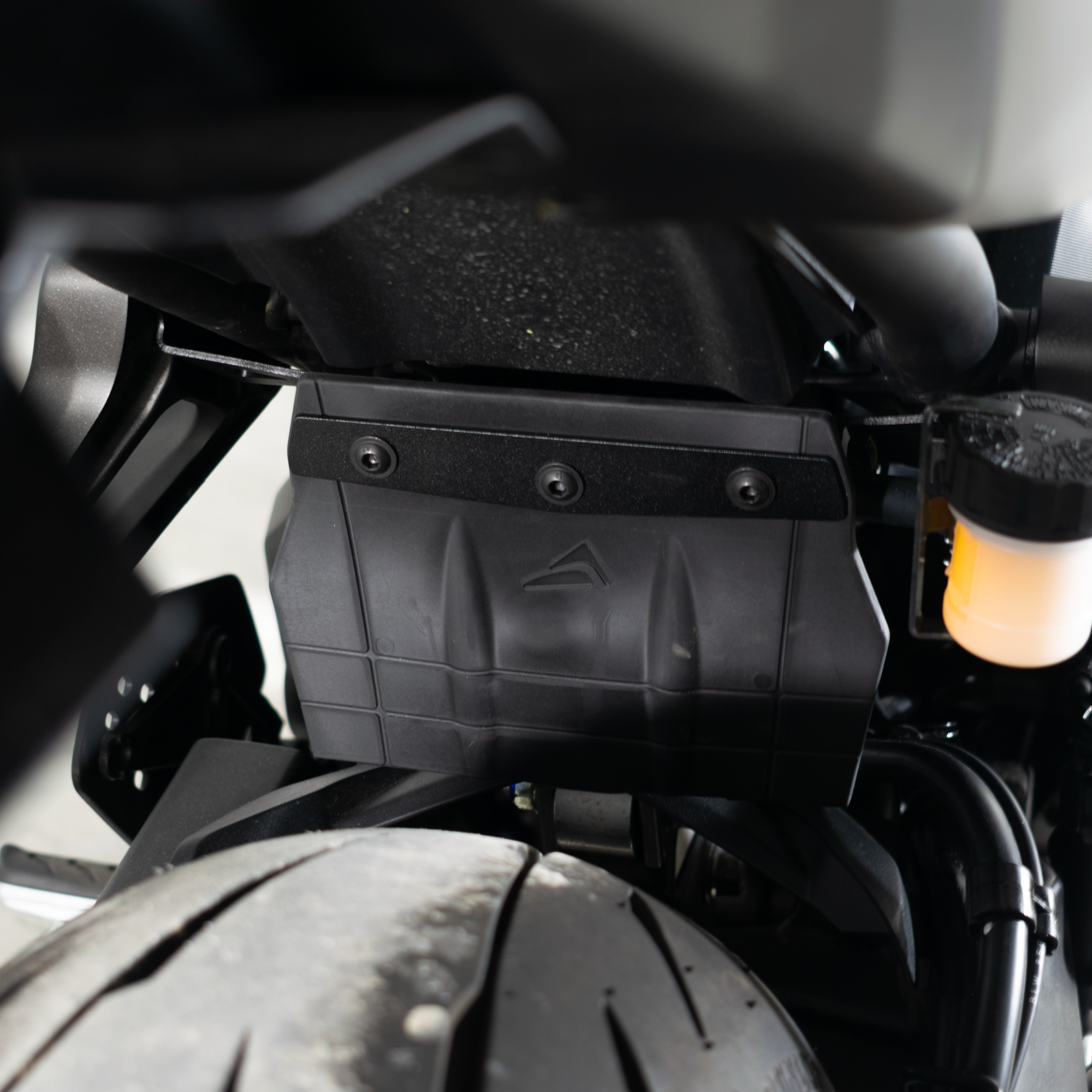 Pyramid Shock Shield | Black | Yamaha Tracer 9 2025>Current - Pyramid Motorcycle Accessories