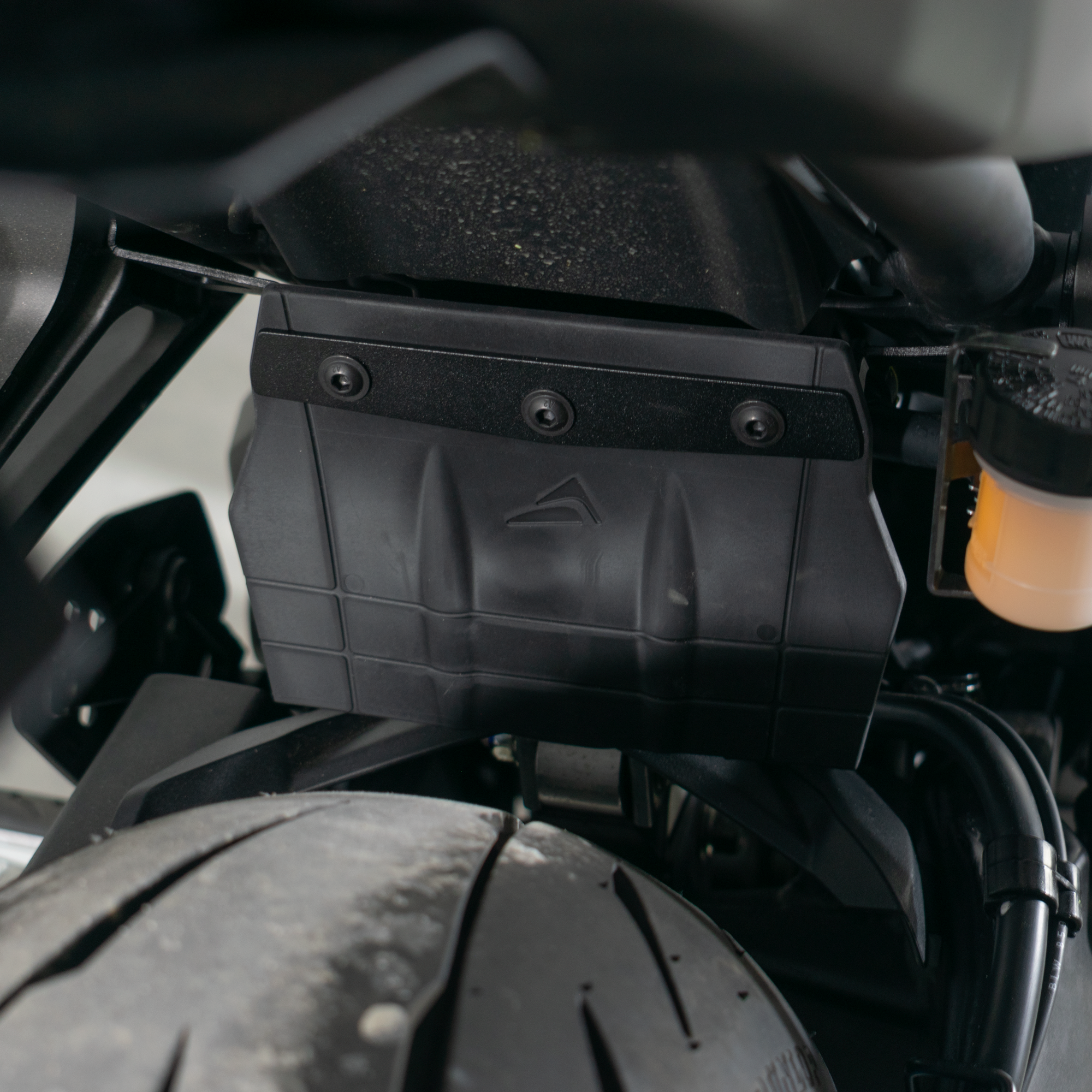 Pyramid Shock Shield | Black | Yamaha Tracer 9 2025>Current - Pyramid Motorcycle Accessories