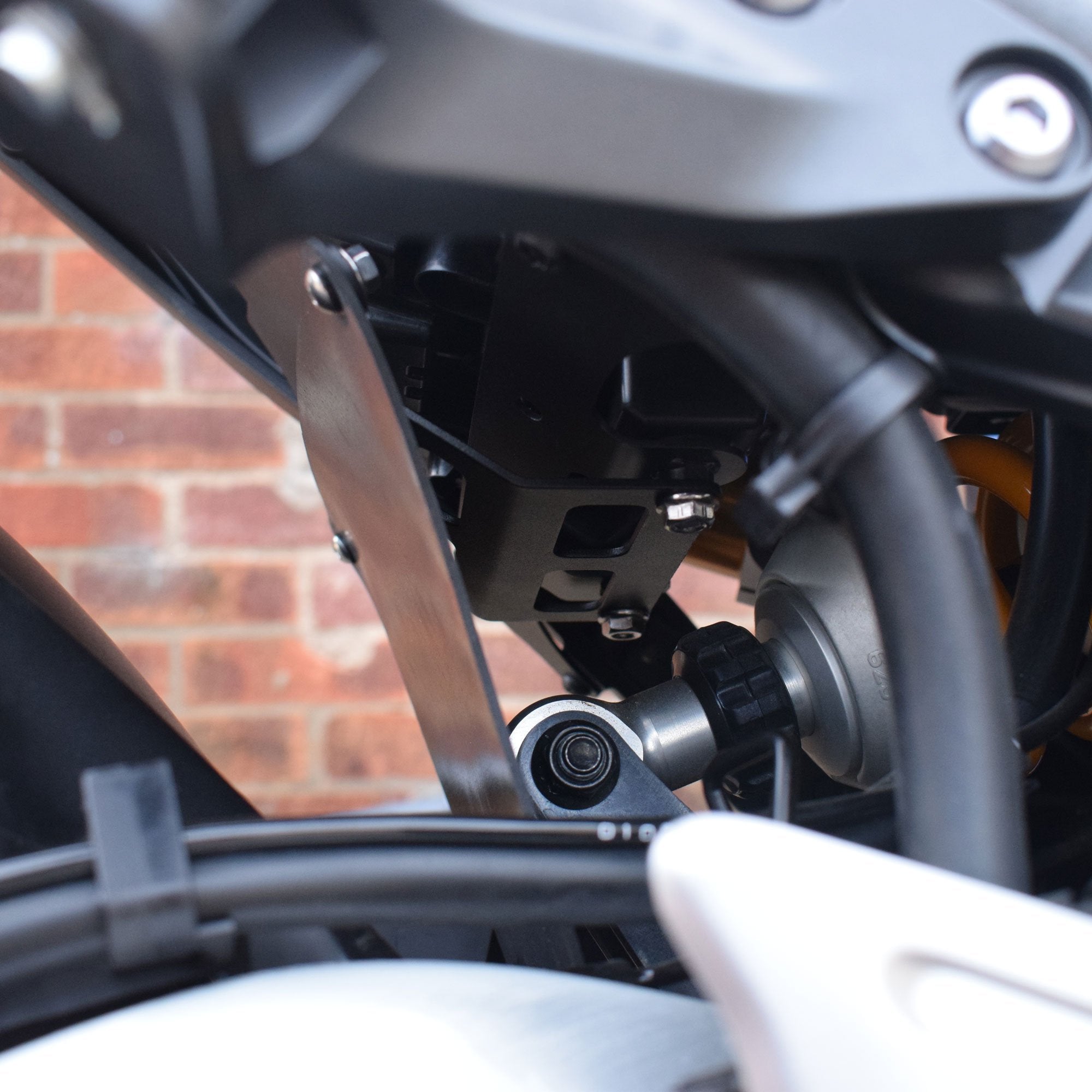 Pyramid Shock Shield | Black | Yamaha MT-09 2021>2023 - Shop name