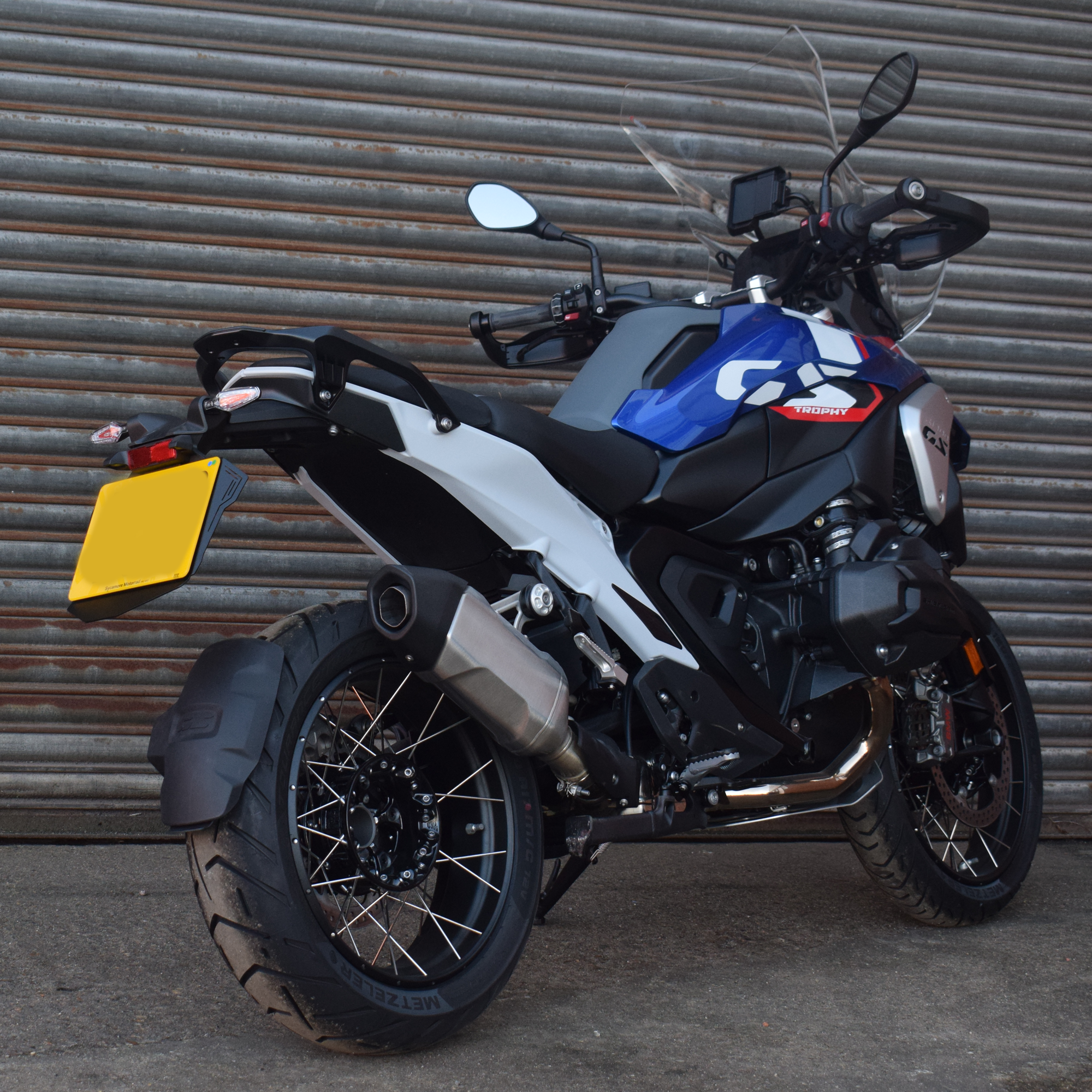 Pyramid Splash Plate | Matte Black | BMW R 1300 GS 2023>Current - Shop name