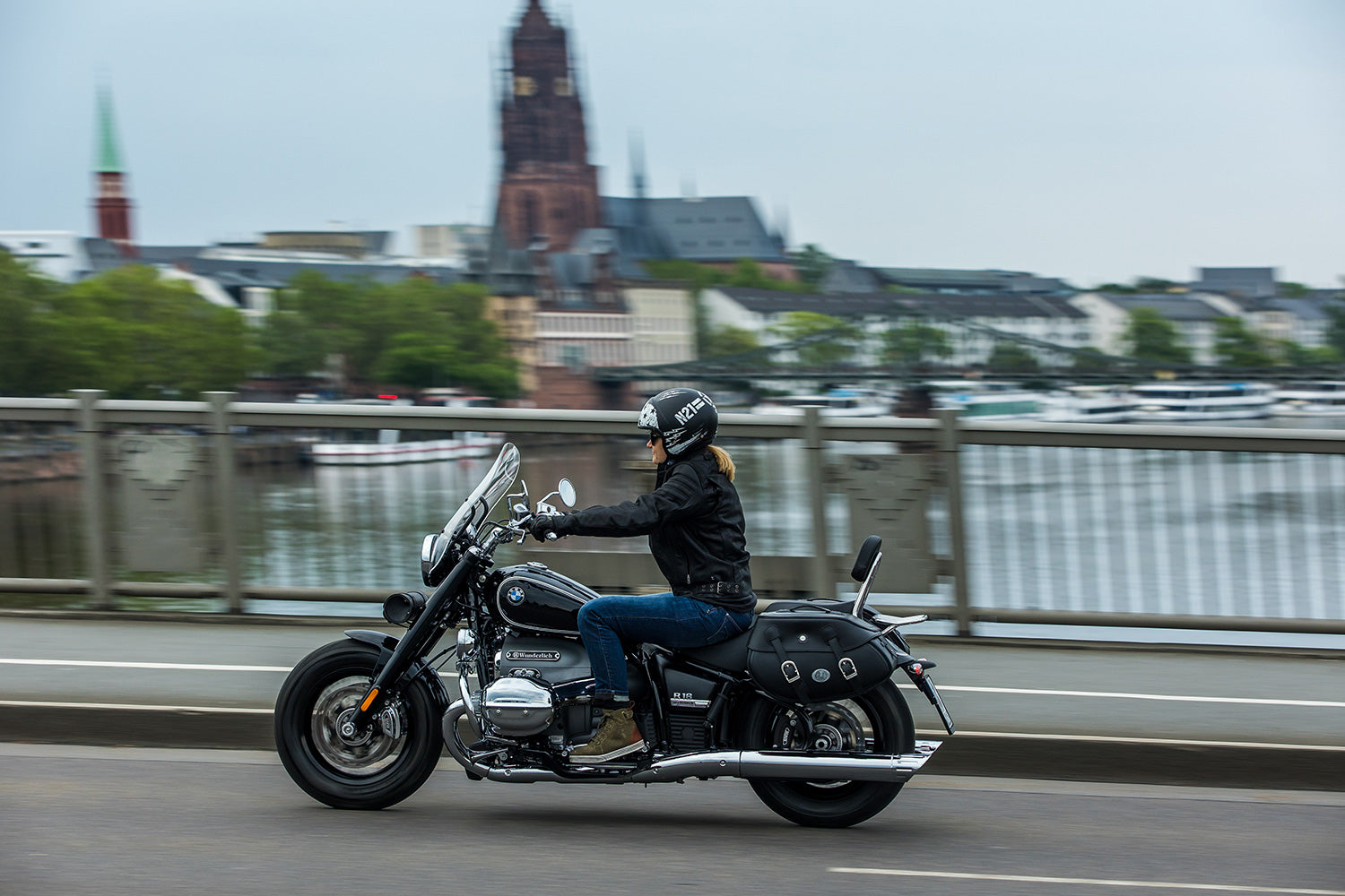 Wunderlich Luggage Carrier | Black | BMW R 18 - Pyramid Motorcycle Accessories