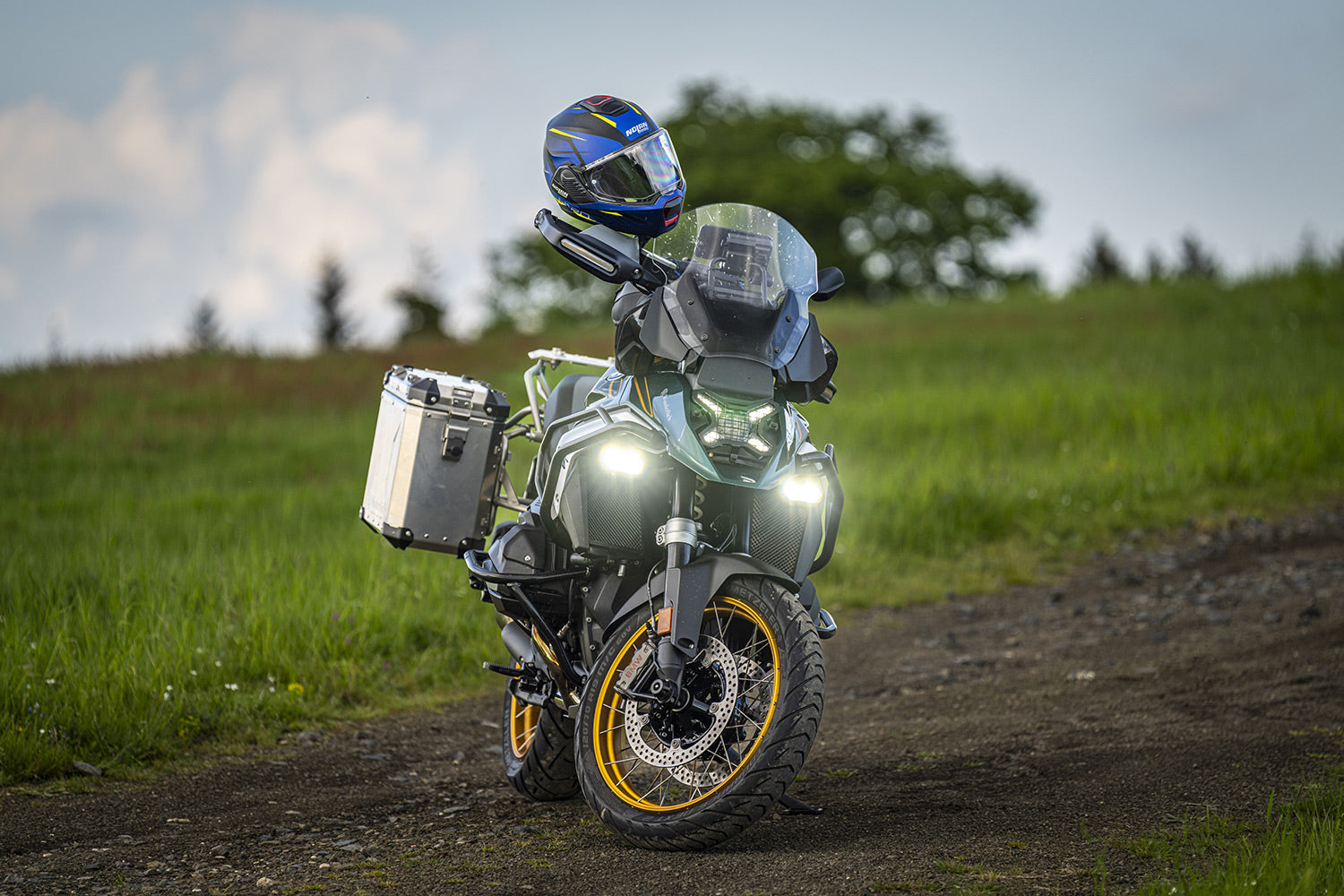 Wunderlich Microflooter 3.0 LED Auxiliary Lights | Black | BMW R 1300 GS Adventure - Pyramid Motorcycle Accessories