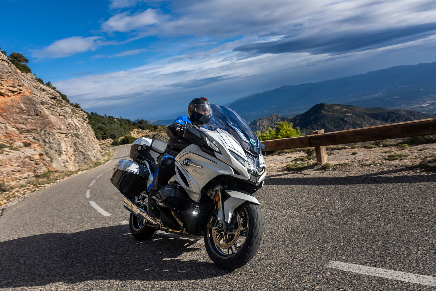Wunderlich Glare Shield for TFT 10.25” Cockpit | Black | BMW R 1250 RT - Pyramid Motorcycle Accessories