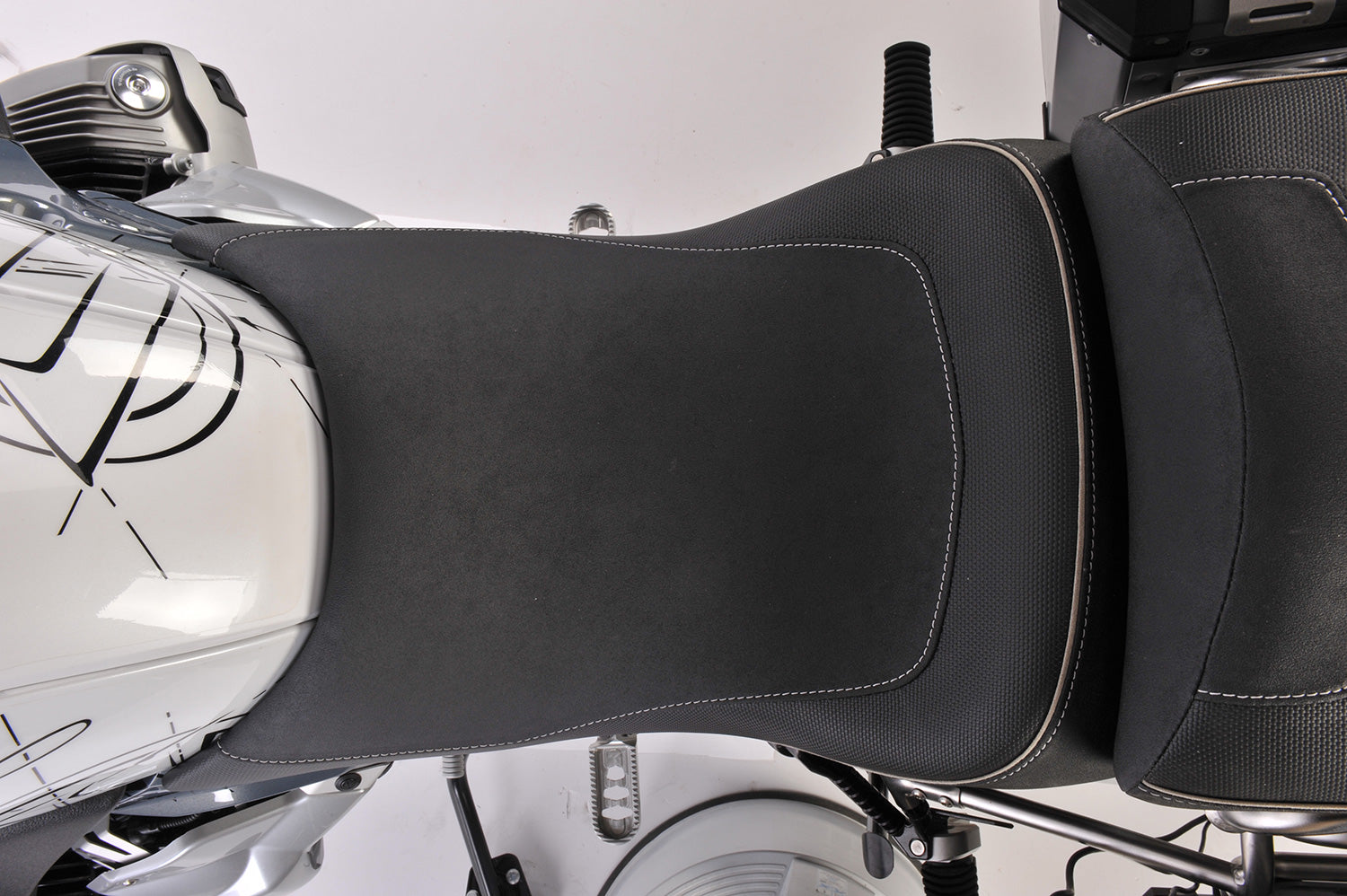 Wunderlich Passenger Seat Thermopro Aktivkomfort Standard | Black | BMW R 1250 R - Pyramid Motorcycle Accessories