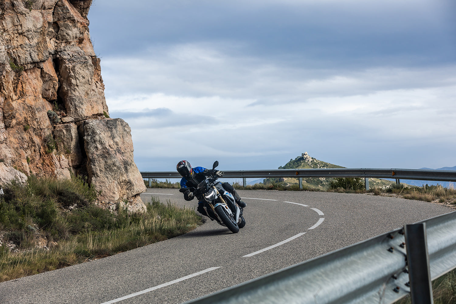 Wunderlich Lower Footrests Ergo-Comfort | Black | BMW R nineT - Pyramid Motorcycle Accessories