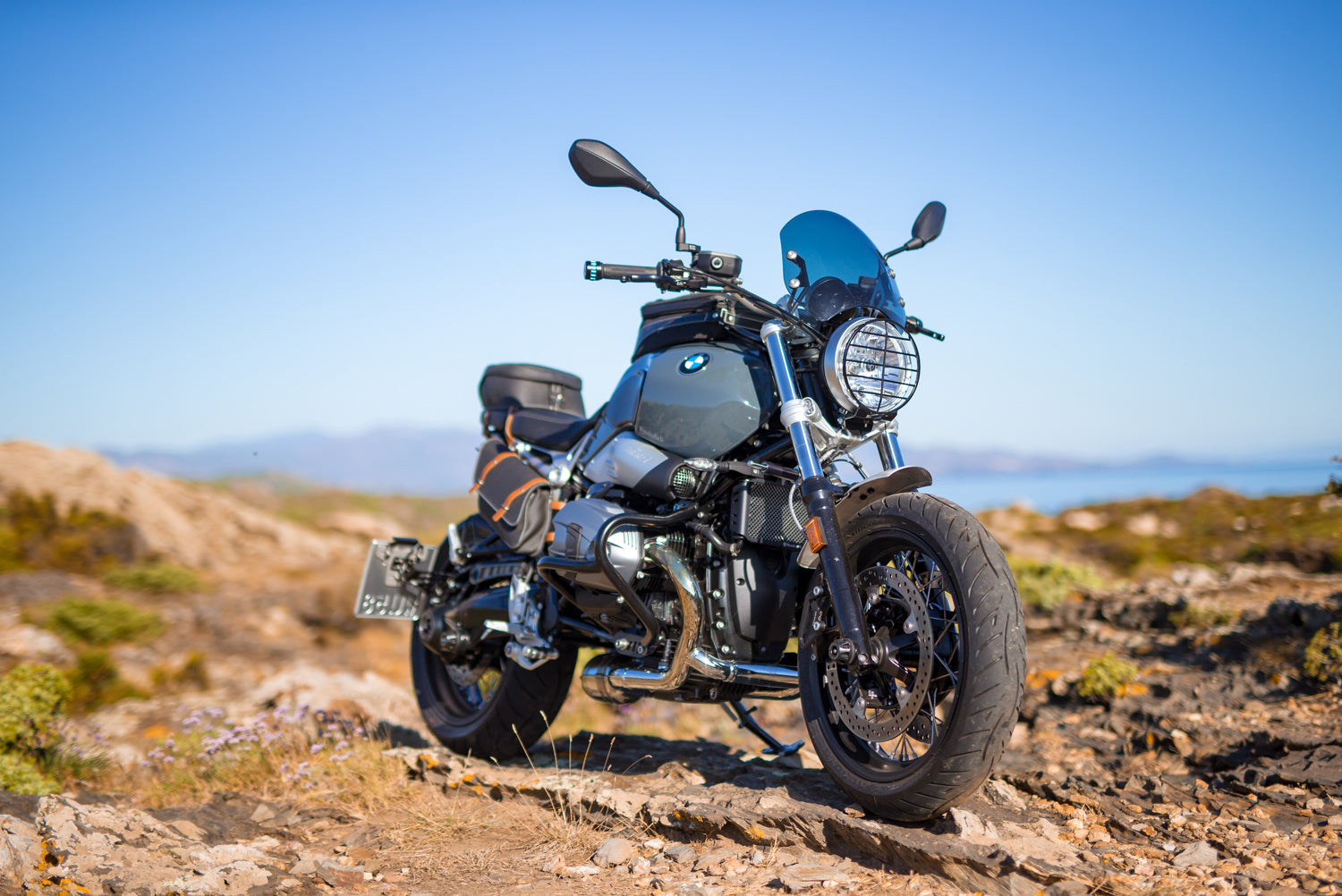 Wunderlich Sport Windshield Speed Short | Light Smoke | BMW R nineT Scrambler - Pyramid Motorcycle Accessories