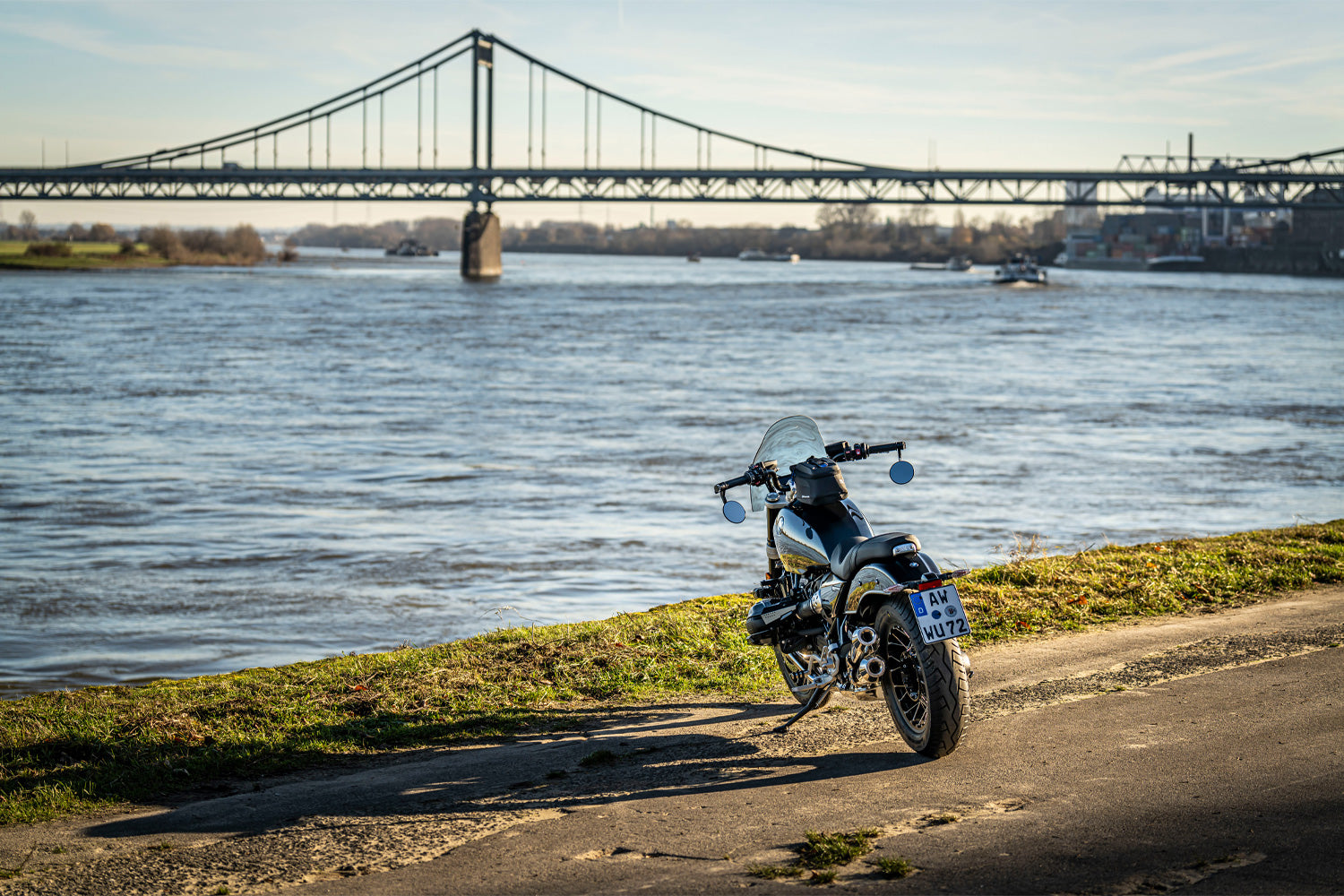 Wunderlich Touring Windshield 70th-Roadster | Light Smoke | BMW R 12 - Pyramid Motorcycle Accessories