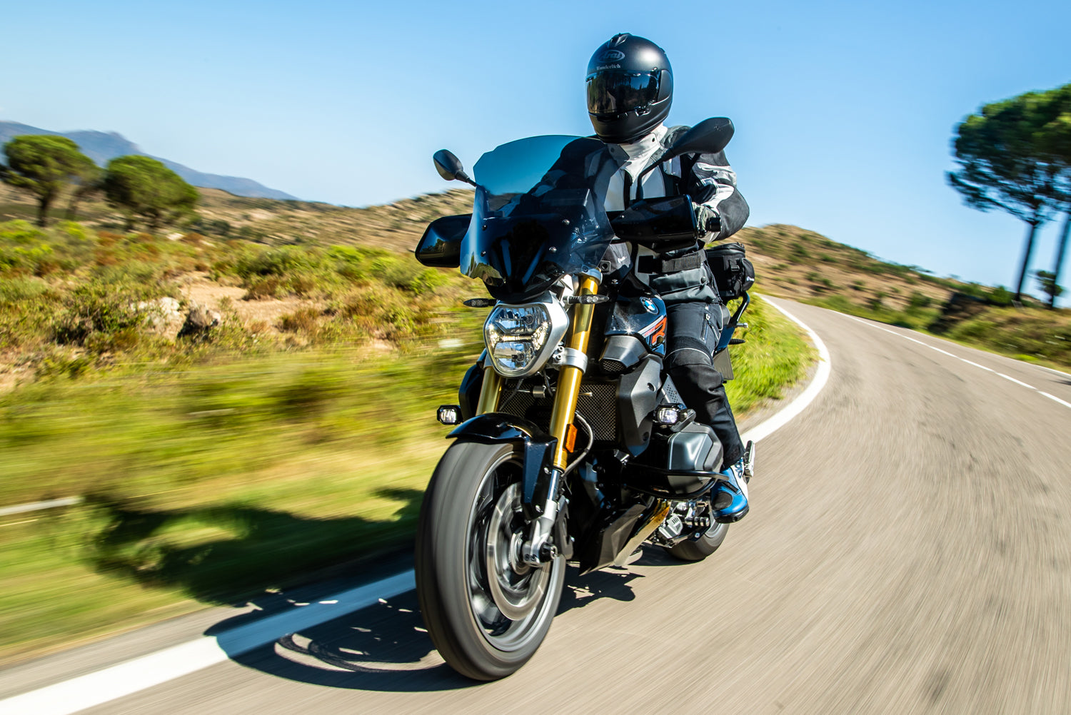 Wunderlich Passenger Seat Thermopro Aktivkomfort Standard | Black | BMW S 1000 R - Pyramid Motorcycle Accessories