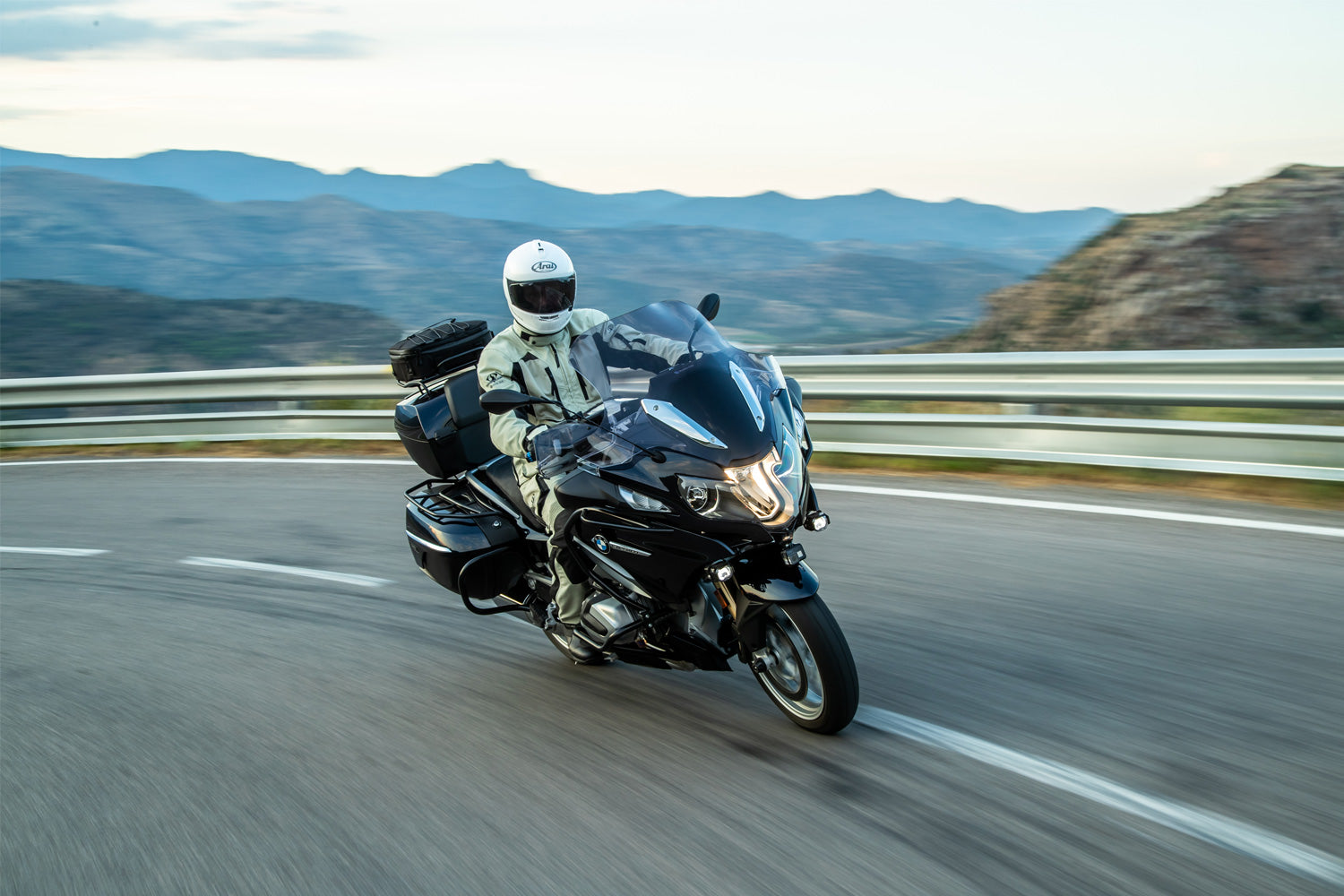 Wunderlich Tank Pad Set Two-Part | Black | BMW R 1300 GS Adventure - Pyramid Motorcycle Accessories