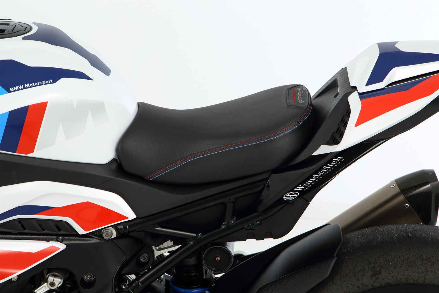 Wunderlich Rider Seat with Aktivkomfort Cusp | Black | BMW R nineT - Pyramid Motorcycle Accessories