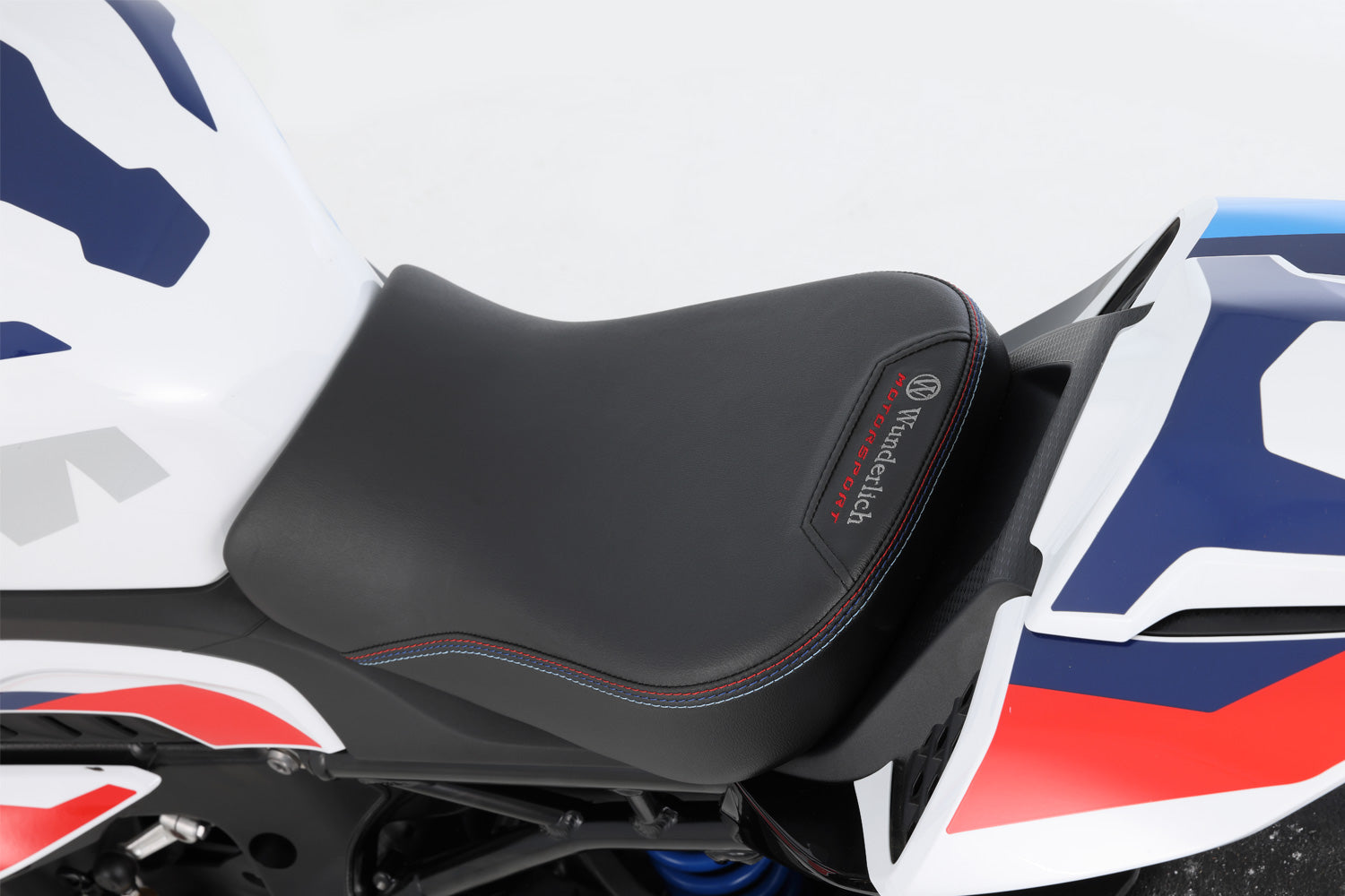 Wunderlich Rider Seat with Aktivkomfort Cusp | Black | BMW R nineT - Pyramid Motorcycle Accessories