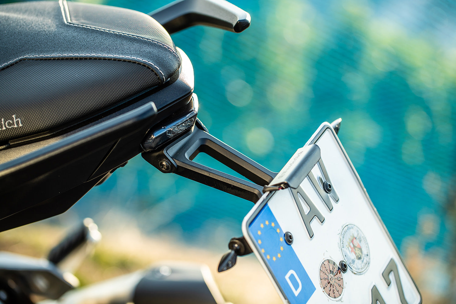 Wunderlich Bracket Incl. Kellermann Rhombus S Df Indicator Set | Black | BMW F 900 XR - Pyramid Motorcycle Accessories