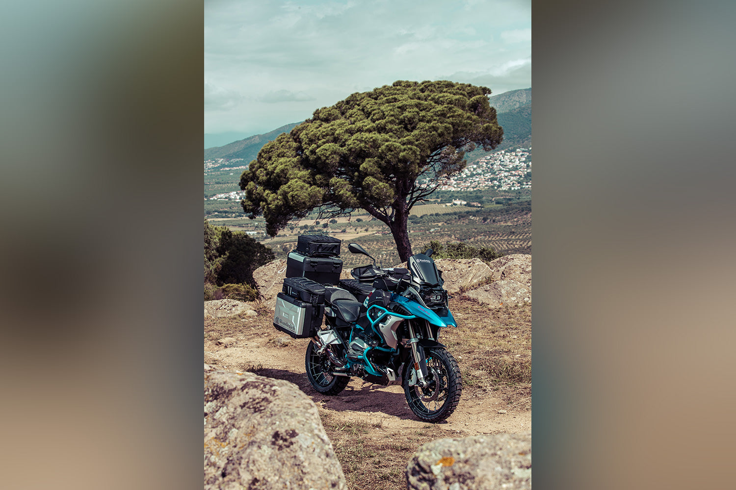 Wunderlich Bottle Holder | R 1250 GS | Black - Pyramid Motorcycle Accessories