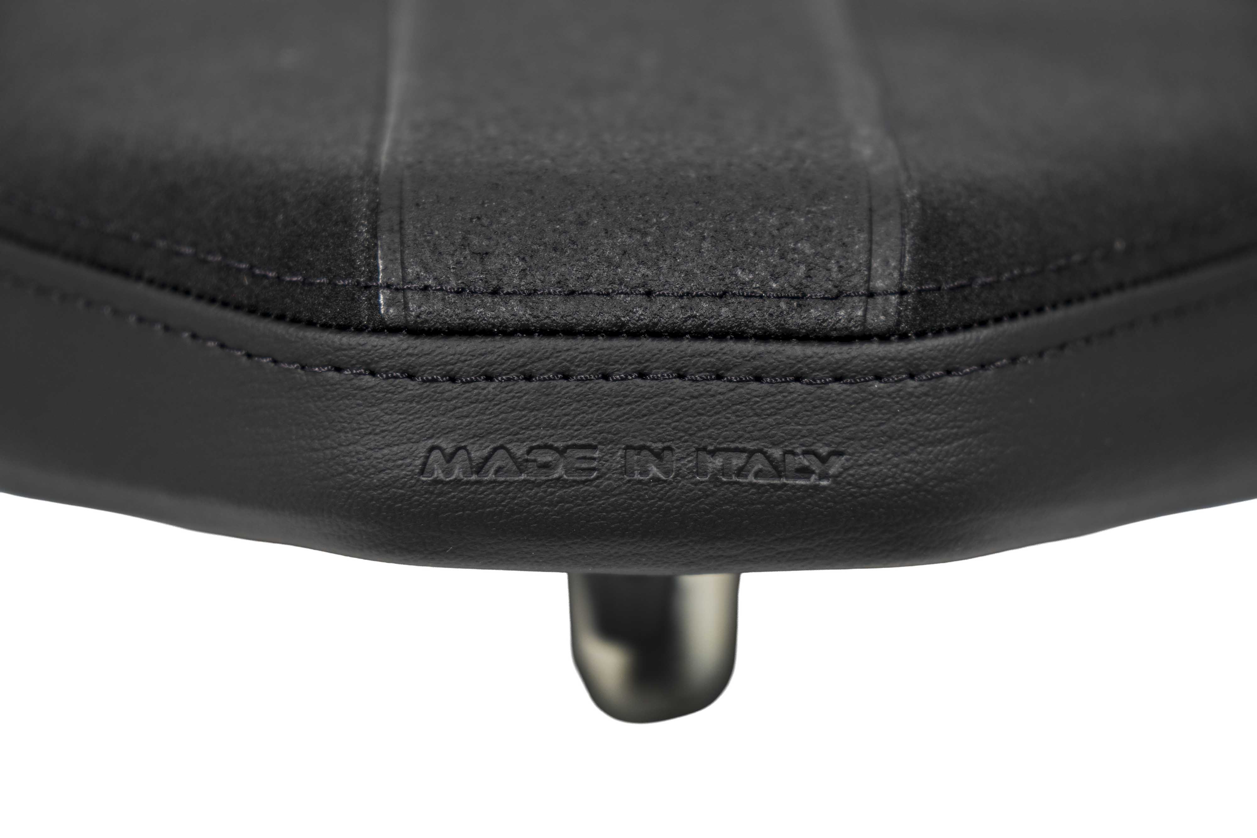 Isotta Comfort Passenger Seat | Black | Yamaha MT-07 2025>Current - Pyramid Motorcycle Accessories