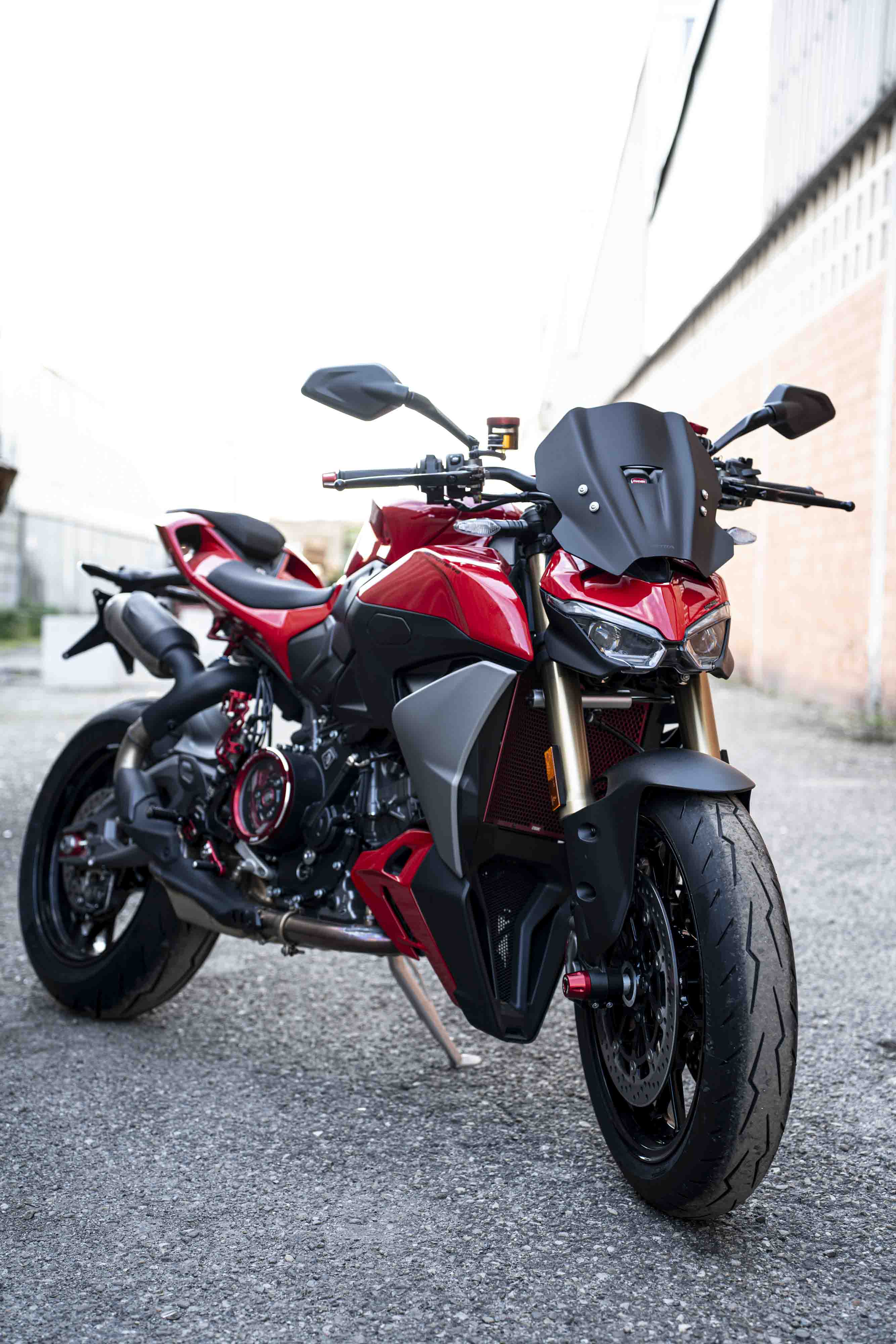 Isotta Racing Sport Windscreen | Light Smoke | Dark Smoke | Matte Black | Clear | Ducati Streetfighter V2 2025>2026 - Pyramid Motorcycle Accessories