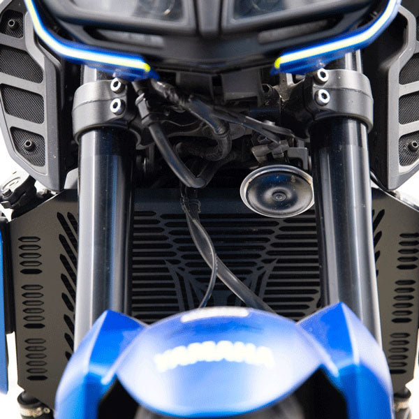 Isotta Radiator Guard | Black | Yamaha MT-09 2017>2020 - Pyramid Motorcycle Accessories