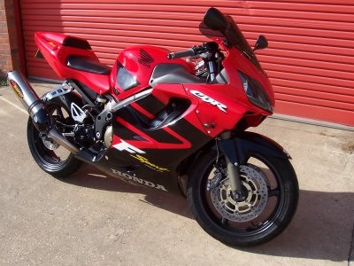 R&G Fork Protectors | Black | Honda CBR600 (1999 to 2005 model) with the aluminium frame