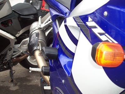 R&G Crash Protectors | Black | Yamaha YZF-R1 2000>2001