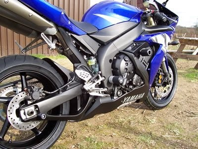 R&G Crash Protectors | White | Yamaha YZF-R1 2004>2006 & Yamaha YZF-R1 SP 2006