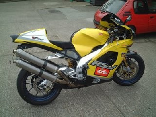 R&G Crash Protectors | Black | Aprilia RSV 1000 Mille 2001>2003 & Aprilia RSV4 R 2001>2003
