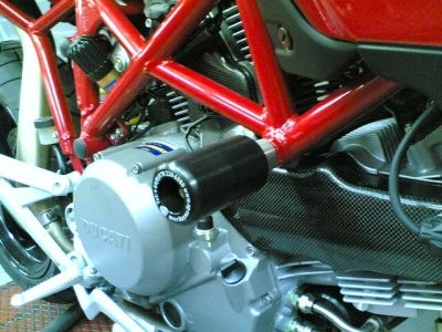 R&G Crash Protectors | Black | Ducati Monster S2R 800 2005>2008 & Ducati Sport Classic /GT1000 2007>2014 & Ducati Monster 696 2001>2006 & Ducati Monster S4R S 2006>2008 & Ducati Multistrada 1100 2007>2010 - Pyramid Motorcycle Accessories