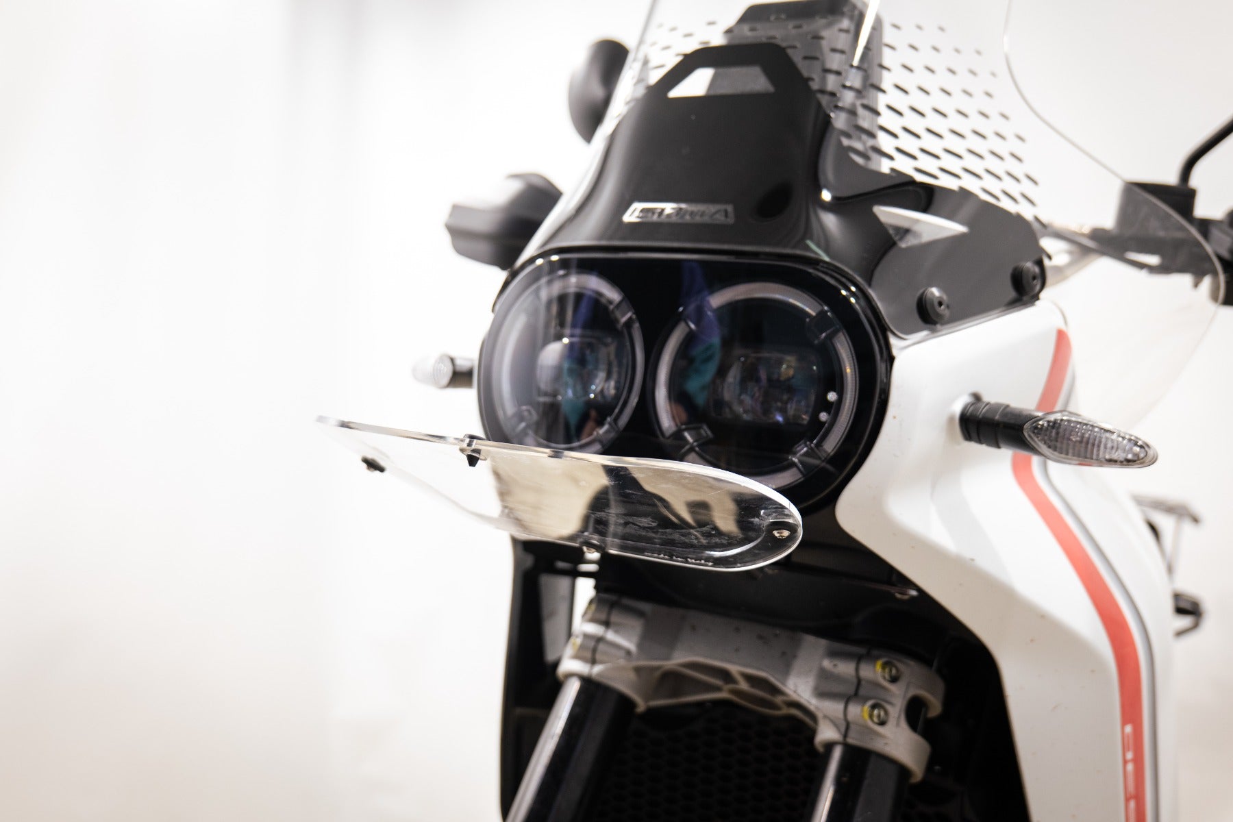 Isotta Headlight Protector | Ducati Desert X 2022>2024 IPF34 - Pyramid Motorcycle Accessories