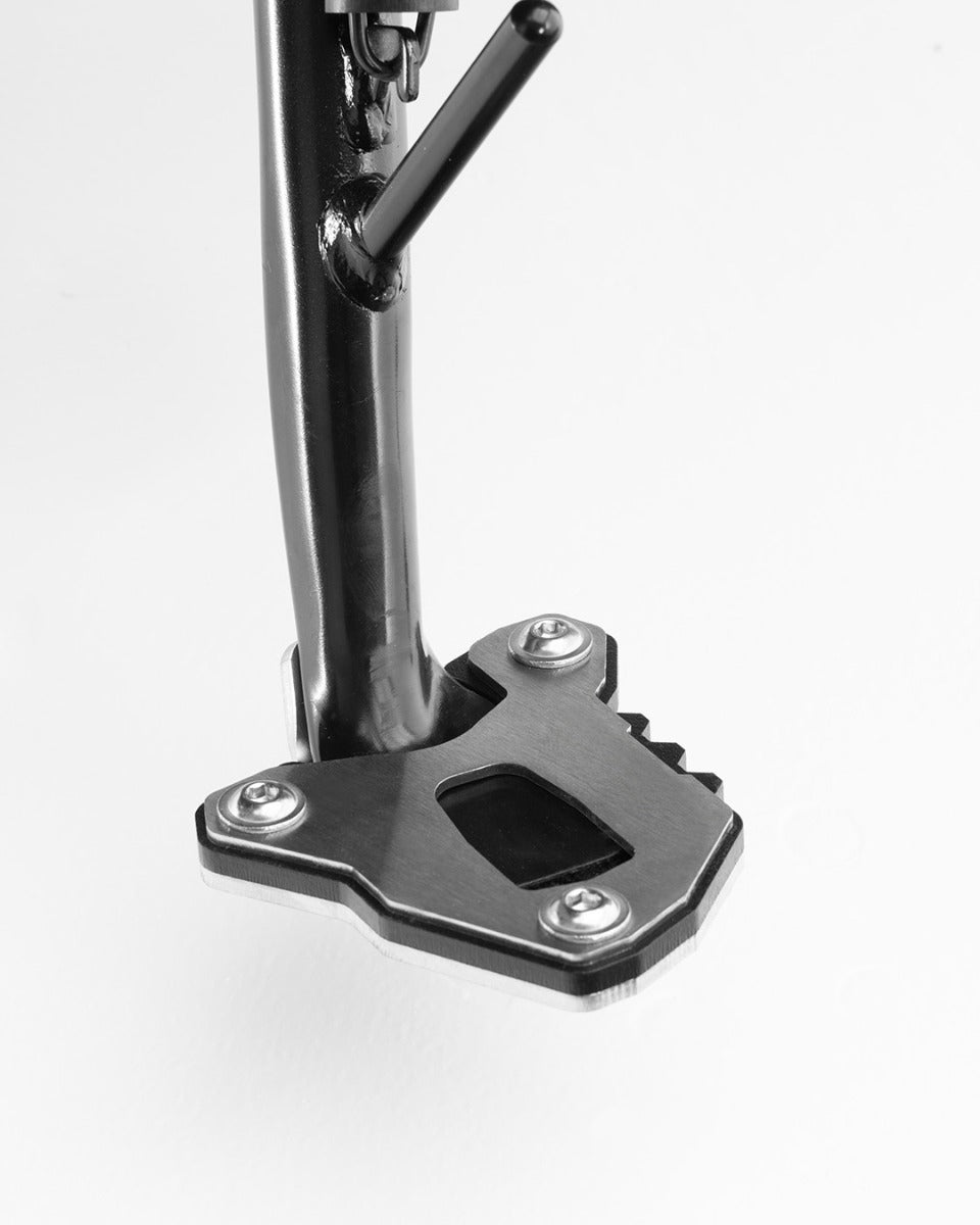 Isotta Side Stand Base Extension | Black | Yamaha Tracer 9 / 9 GT / 9 GT+ - Pyramid Motorcycle Accessories