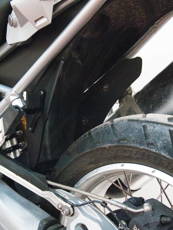 Isotta Shock Shield | Matte Black | BMW R 1200 GS / GS Adventure - Pyramid Motorcycle Accessories