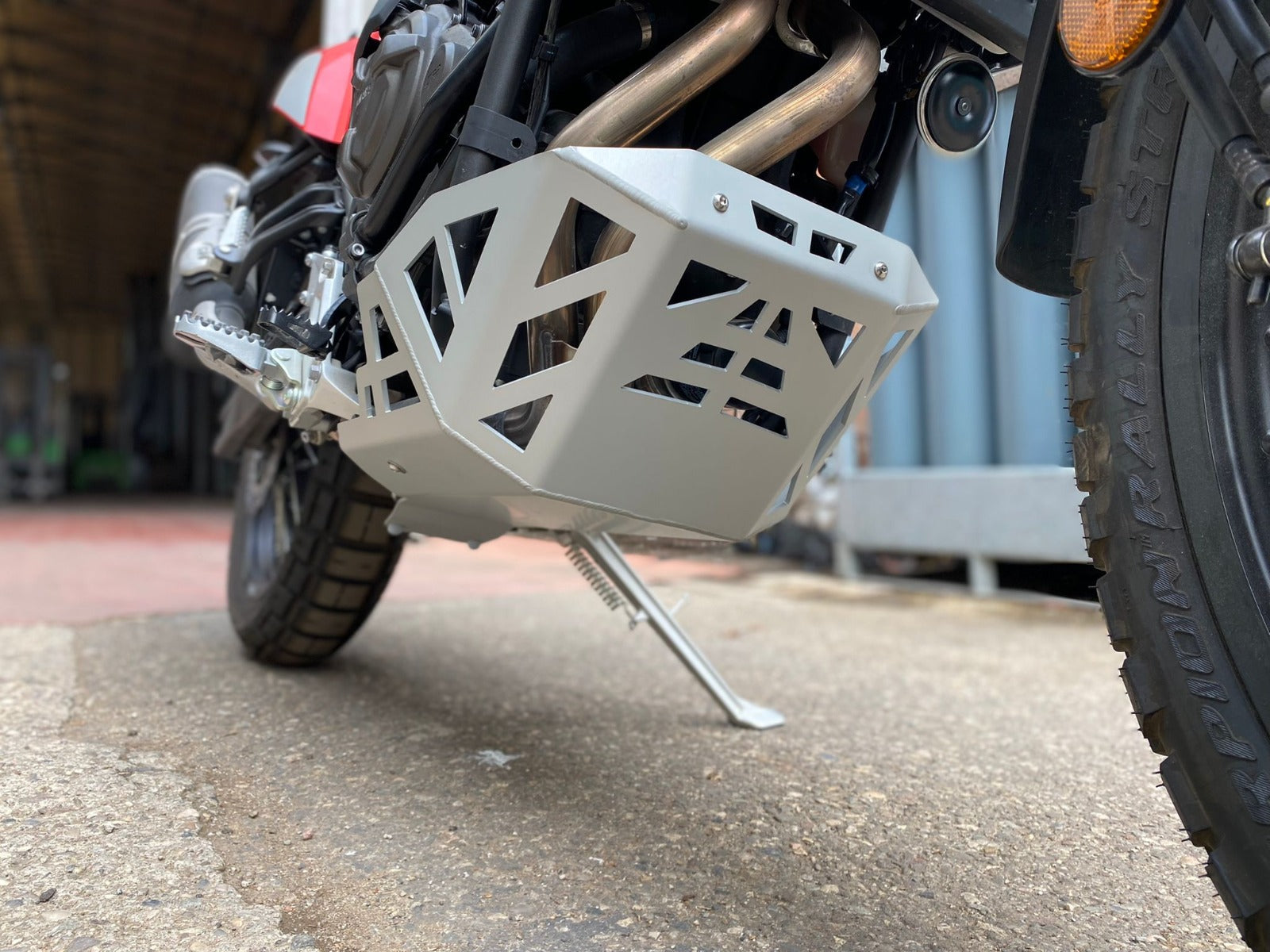 Isotta Engine Guard Bash Plate | Light Grey | Yamaha Tenere 700 2019-2024 - Pyramid Motorcycle Accessories