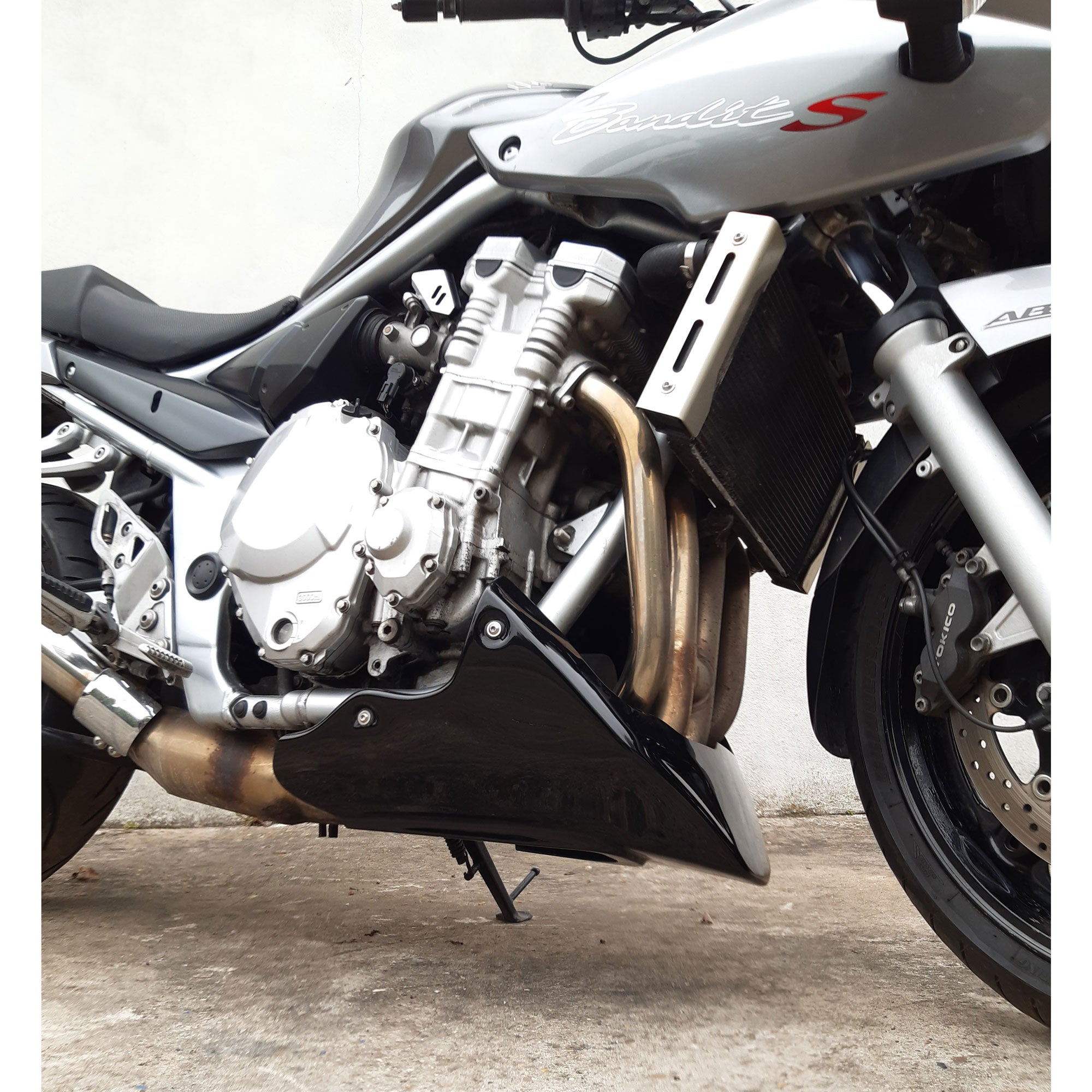 Pyramid Belly Pan (water-cooled model only) | Gloss Black | Suzuki GSF 650 S Bandit 2007>2014 - Pyramid Motorcycle Accessories